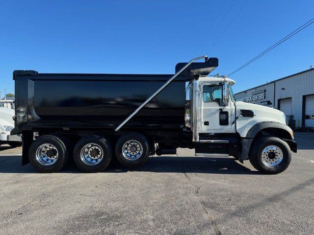 2025 Mack Granite — photo 4