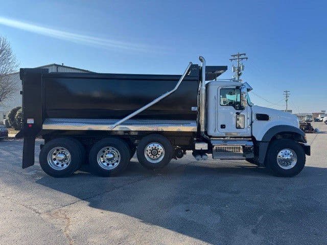 2026 Mack Granite — photo 4