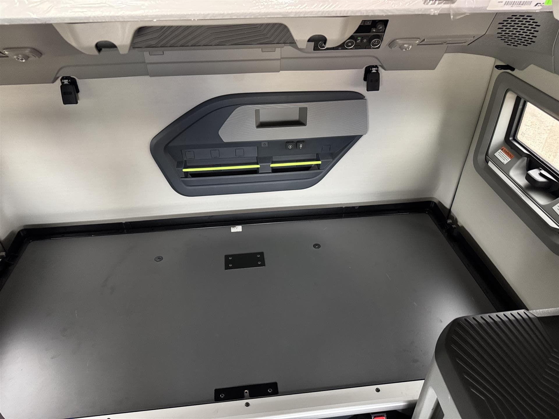 2025 Volvo VNL 860 — photo 12