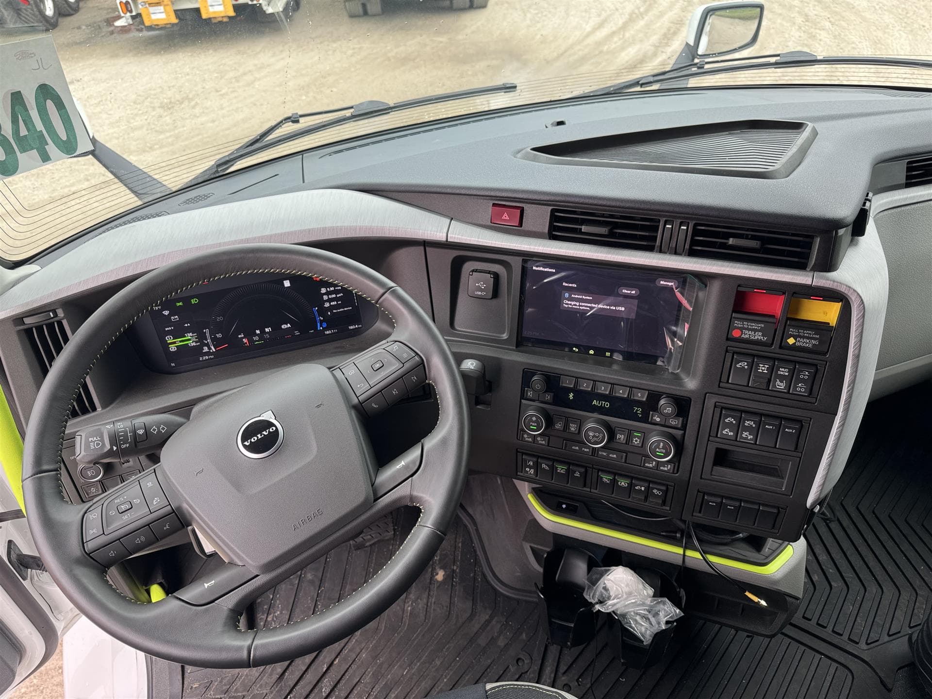 2025 Volvo VNL 860 — photo 10
