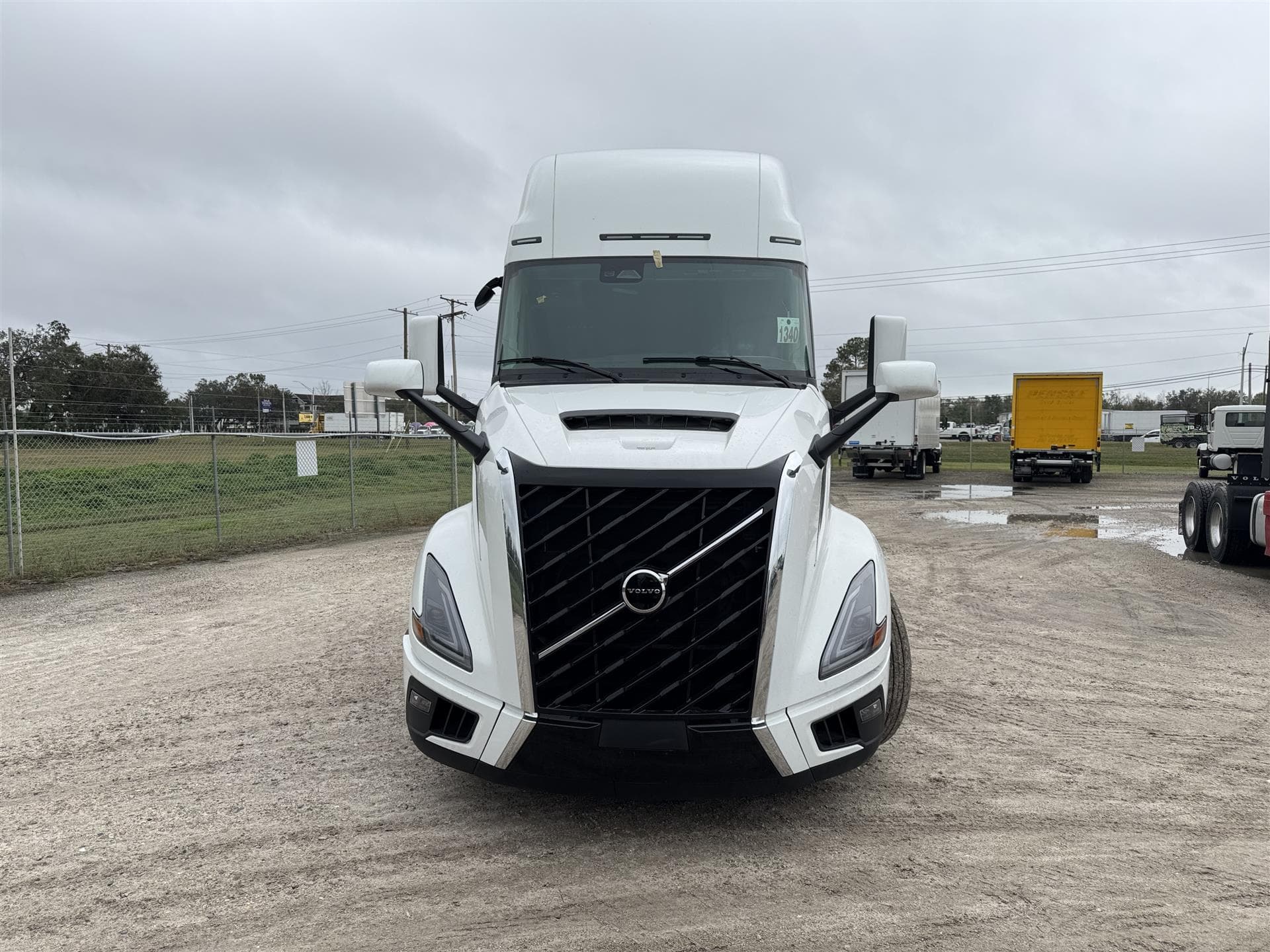 2025 Volvo VNL 860 — photo 2