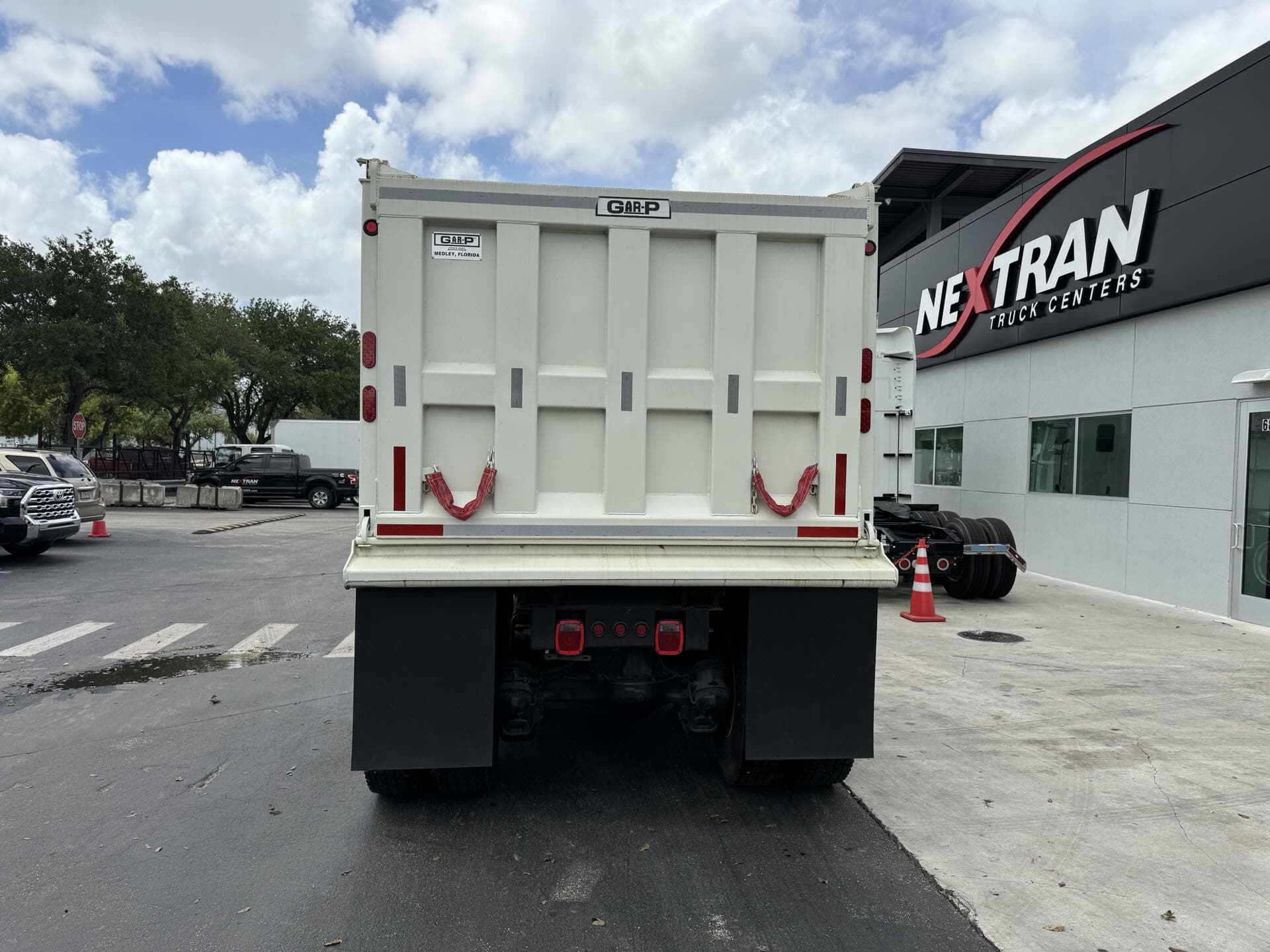 2023 Mack Granite — photo 3