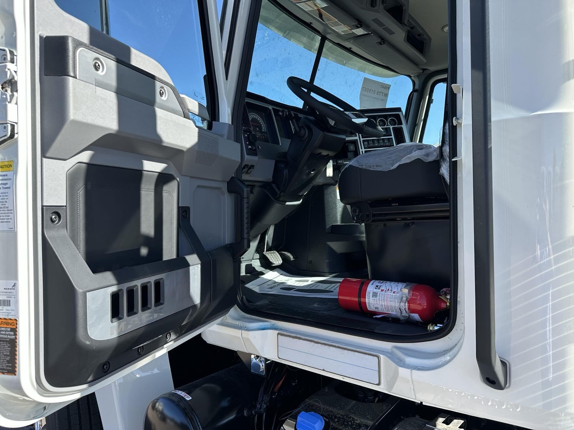 2026 Mack Pinnacle — photo 8