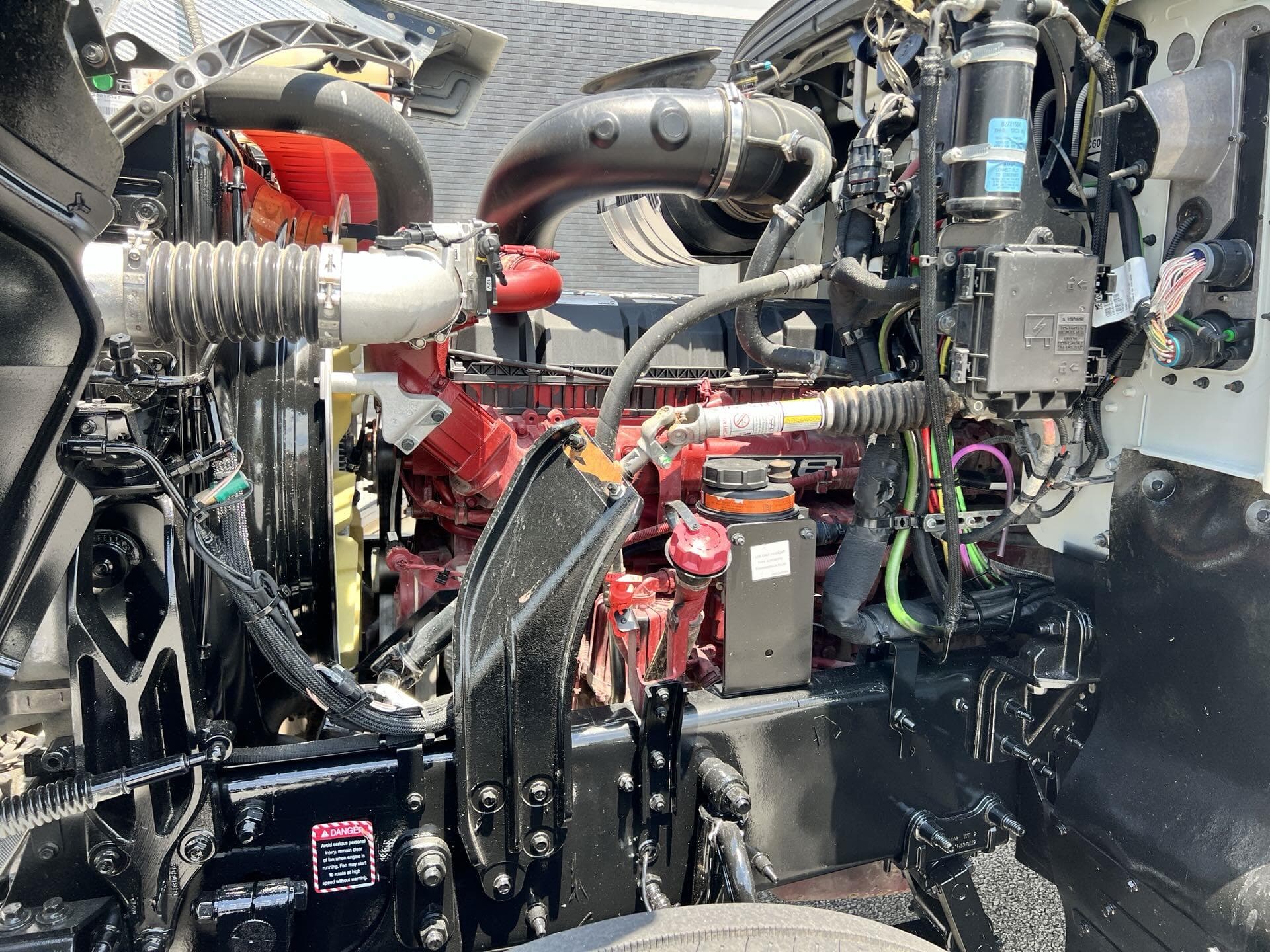 2025 Mack Pinnacle — photo 14