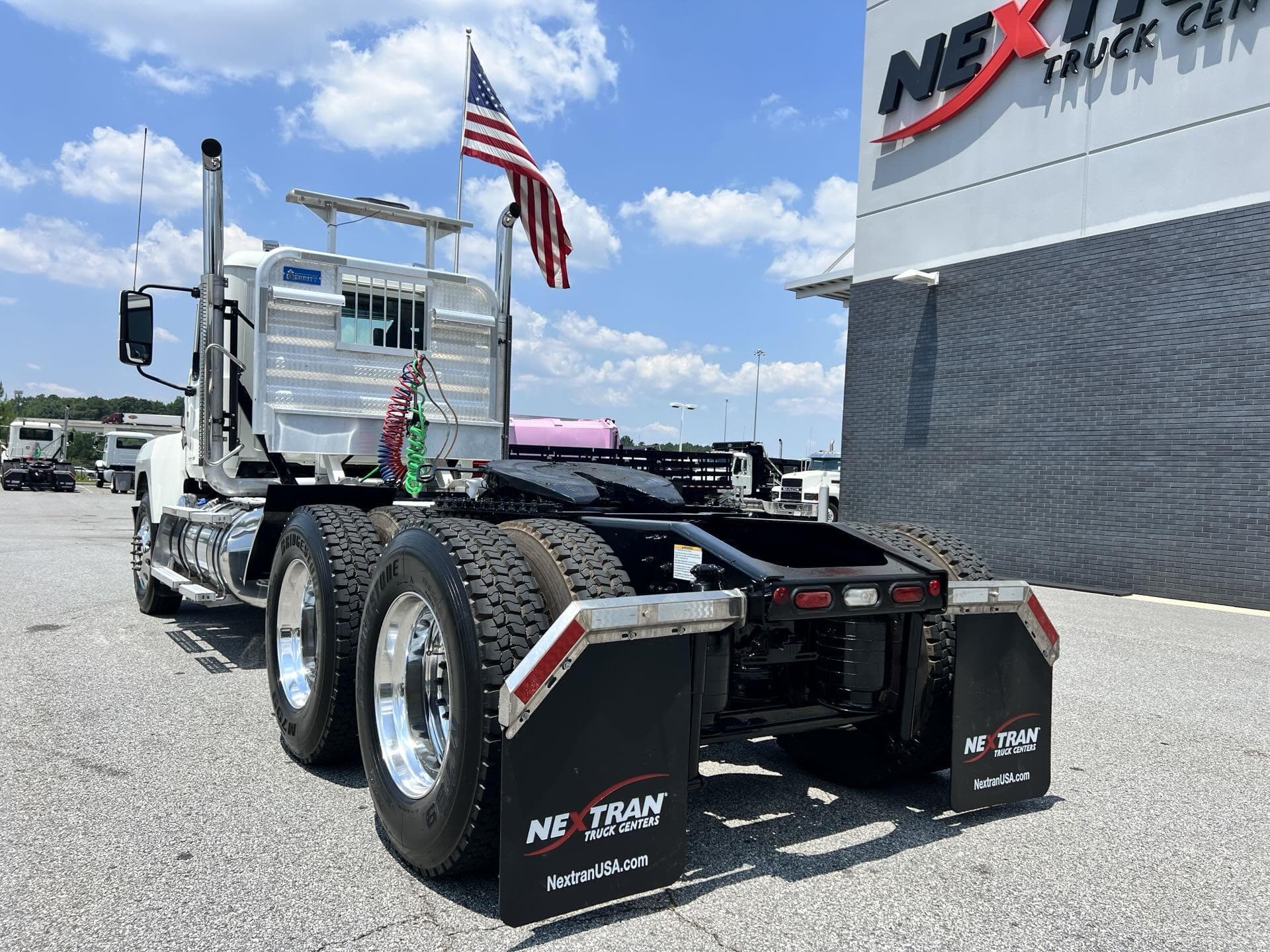 2025 Mack Pinnacle — photo 5