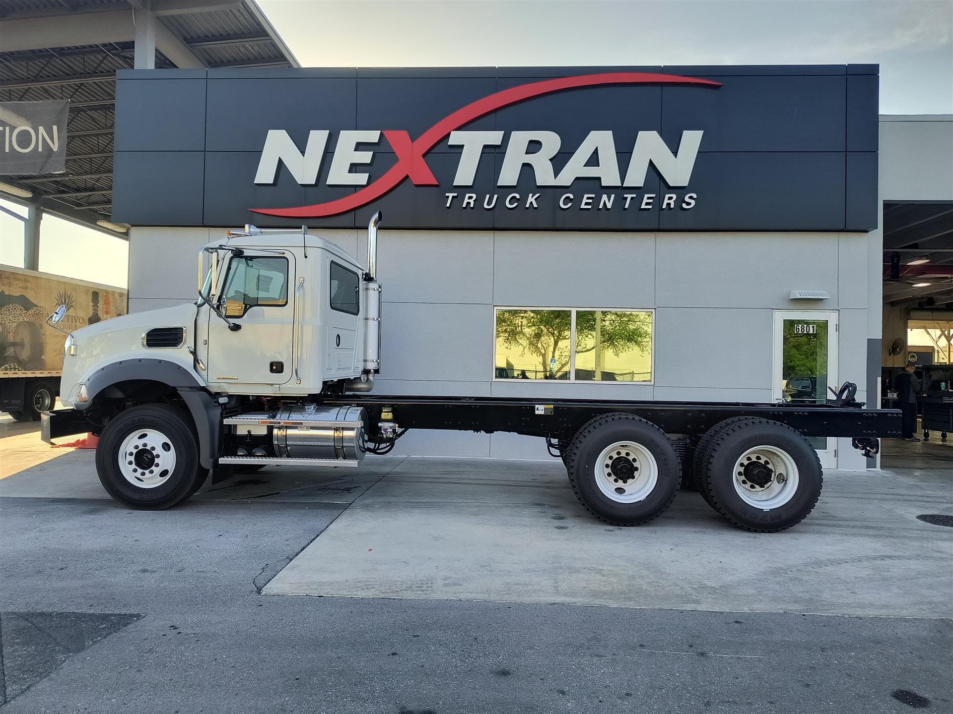 2025 Mack Granite — photo 5