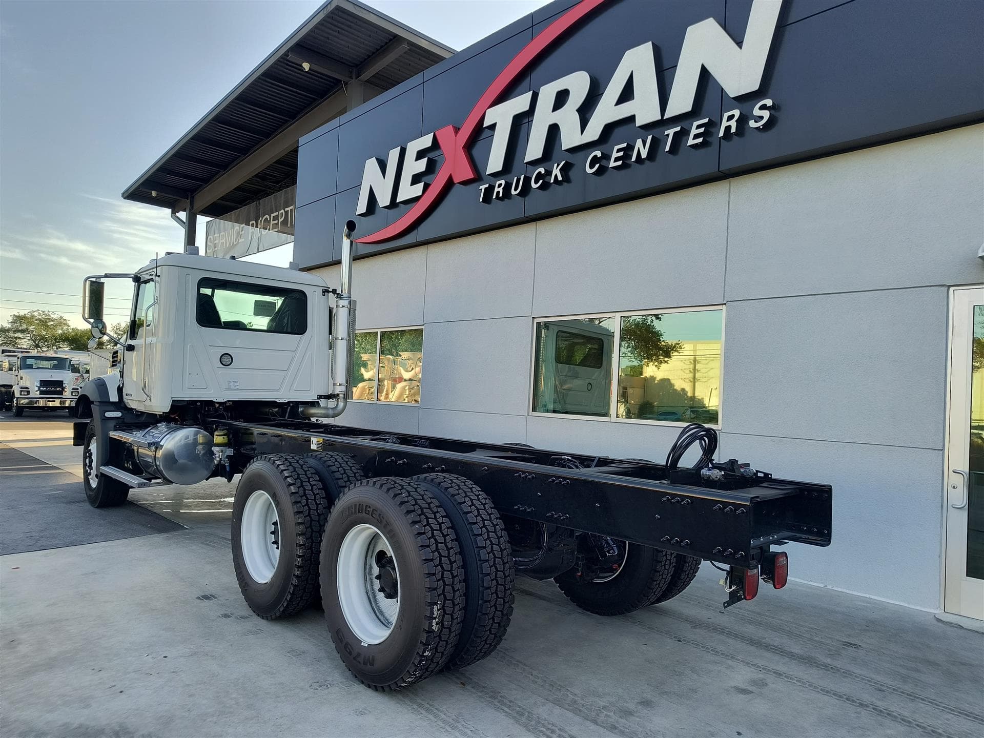 2025 Mack Granite — photo 4