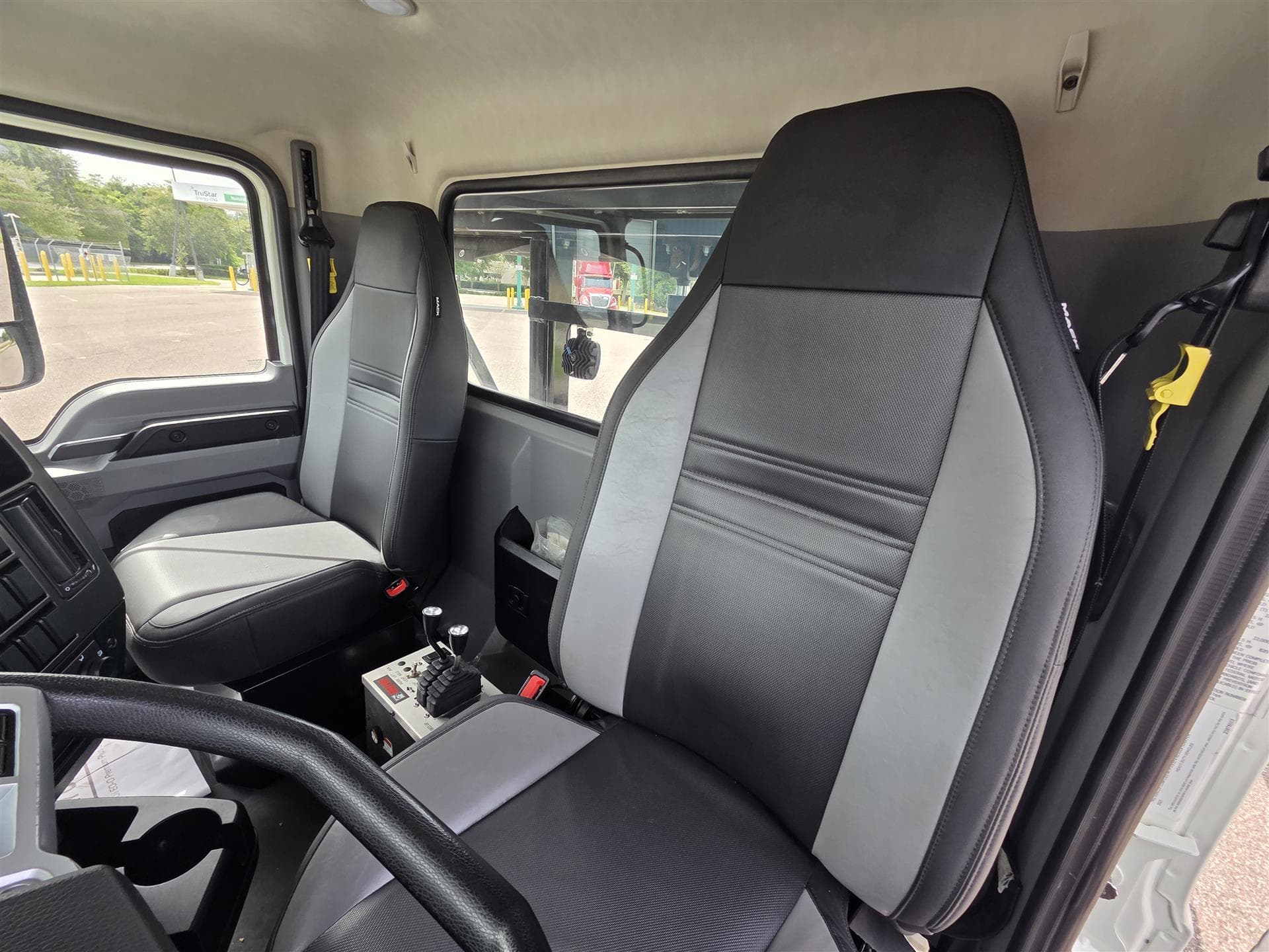 2024 Mack Granite — photo 22