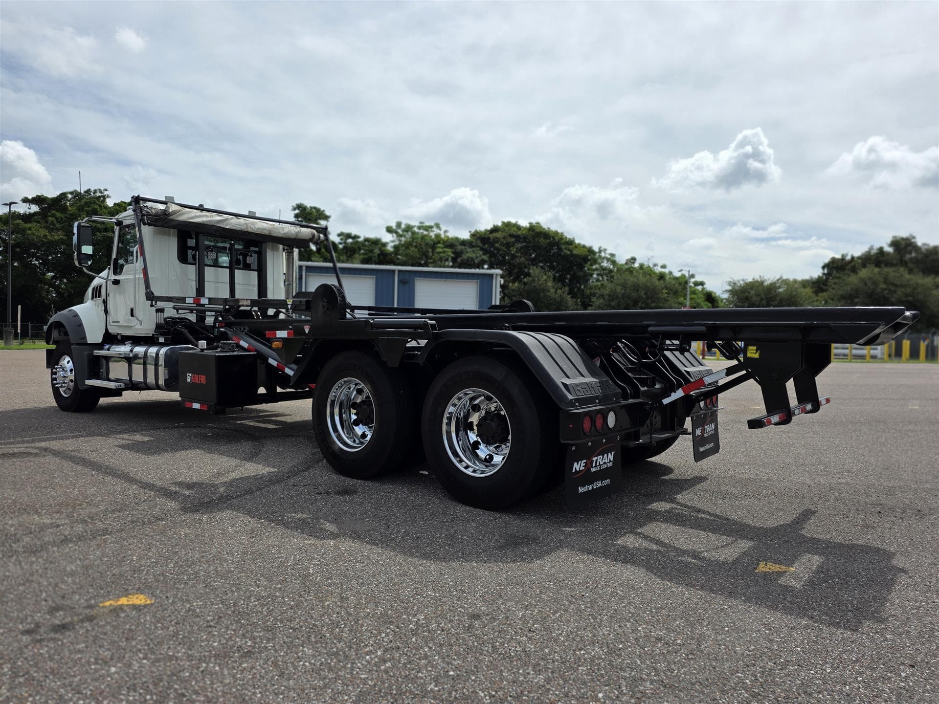 2024 Mack Granite — photo 7