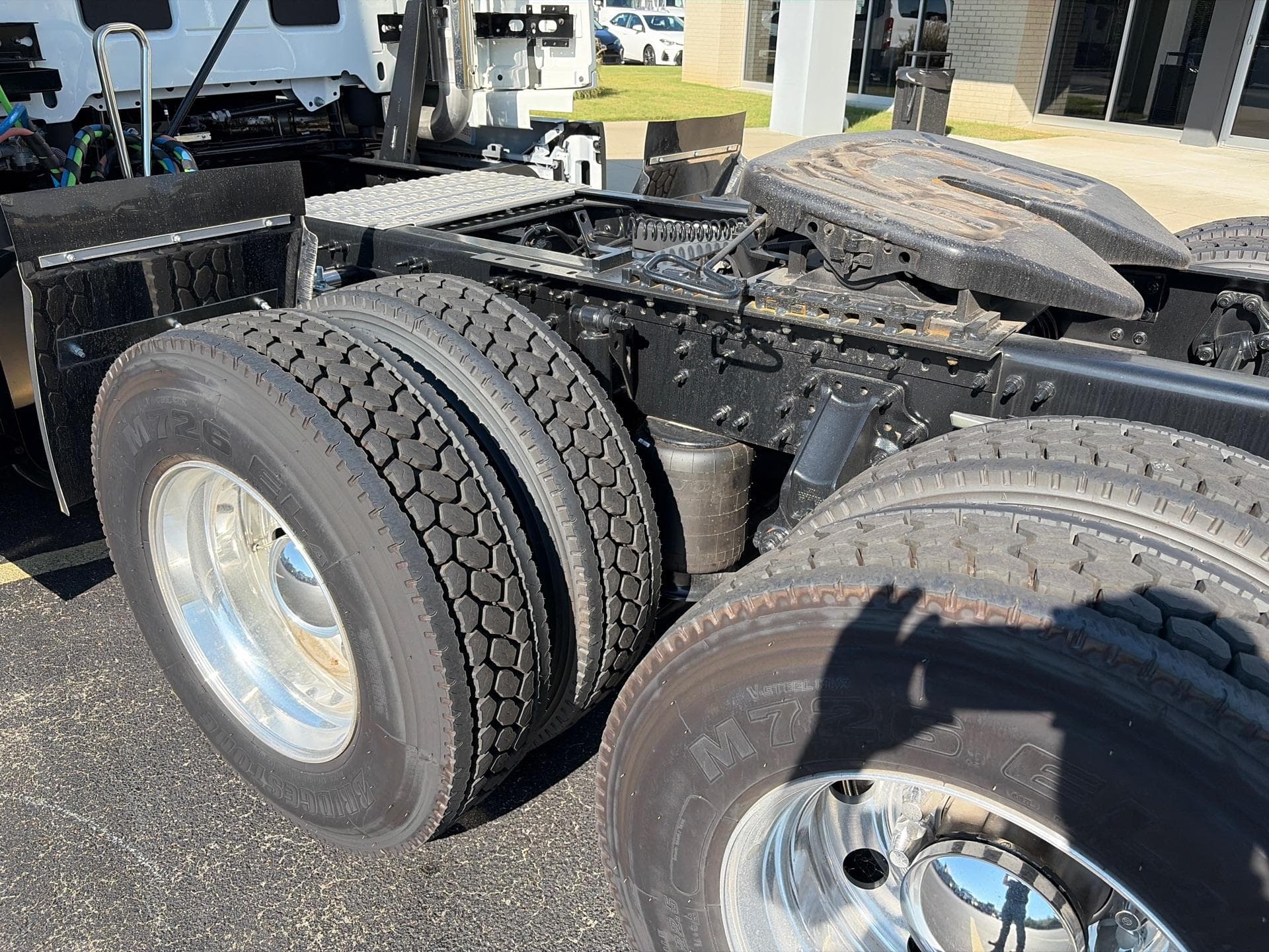 2025 Volvo VNL 860 — photo 7