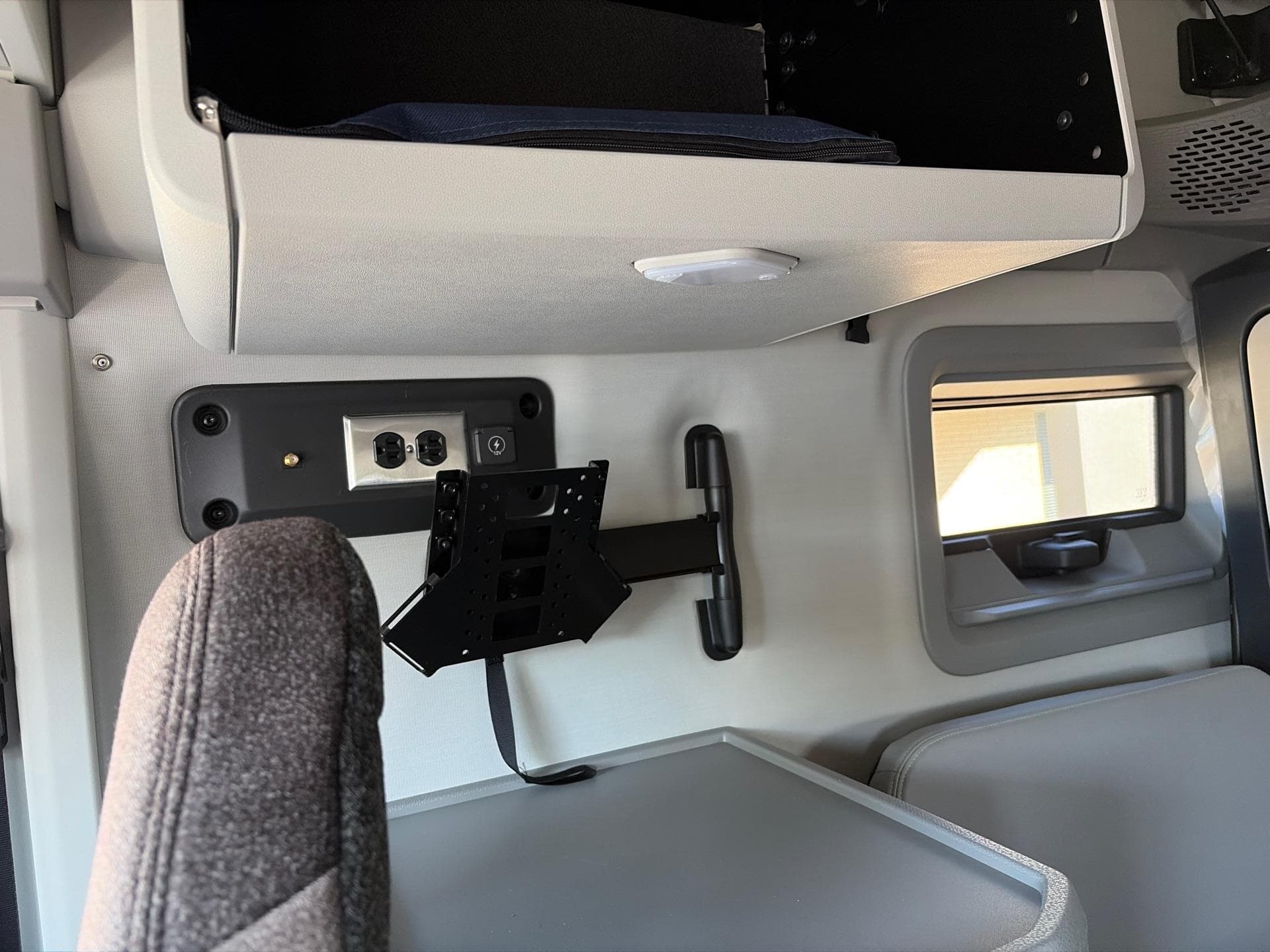 2025 Volvo VNL 860 — photo 20