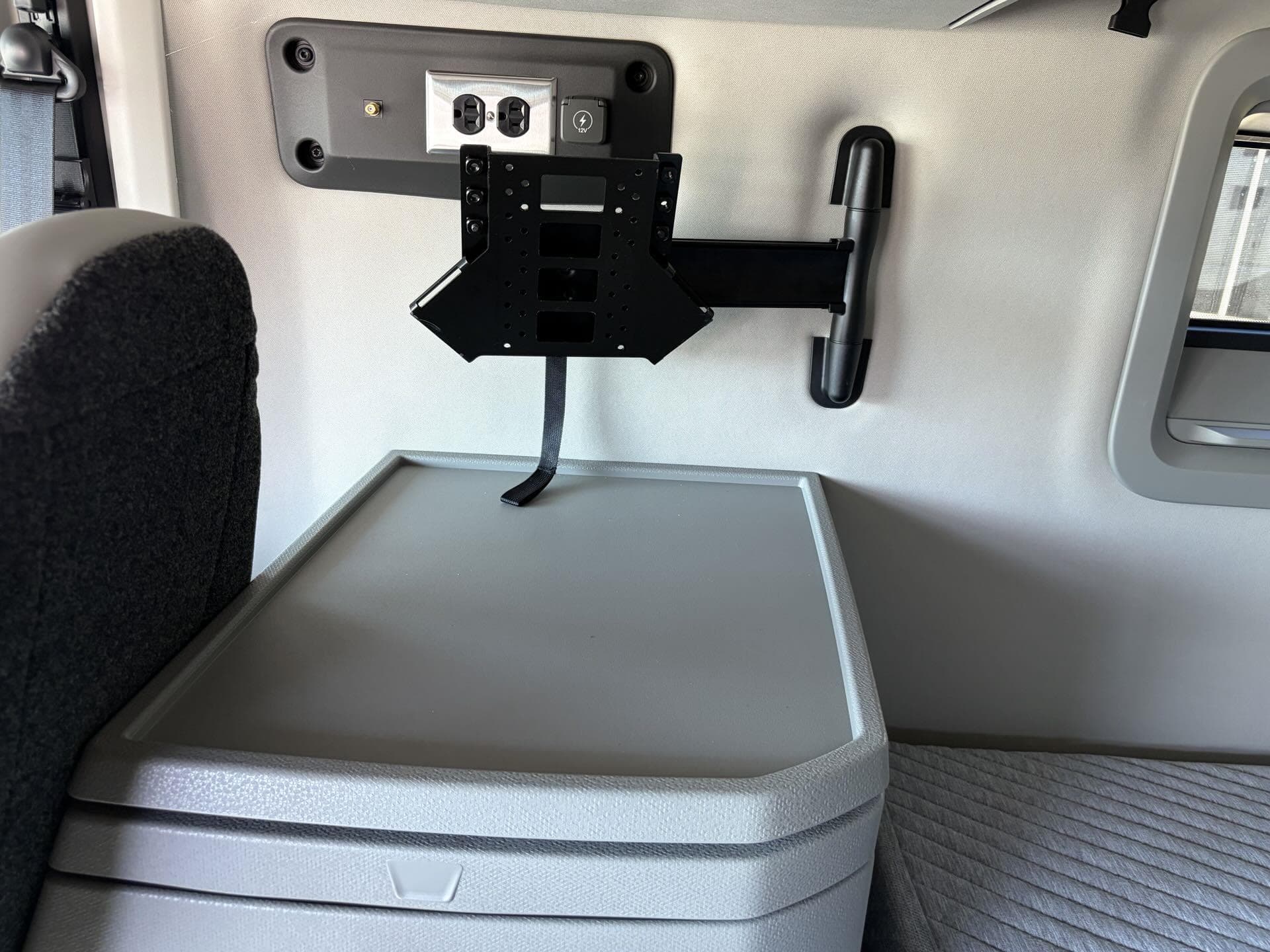 2026 Volvo VNL 860 — photo 30