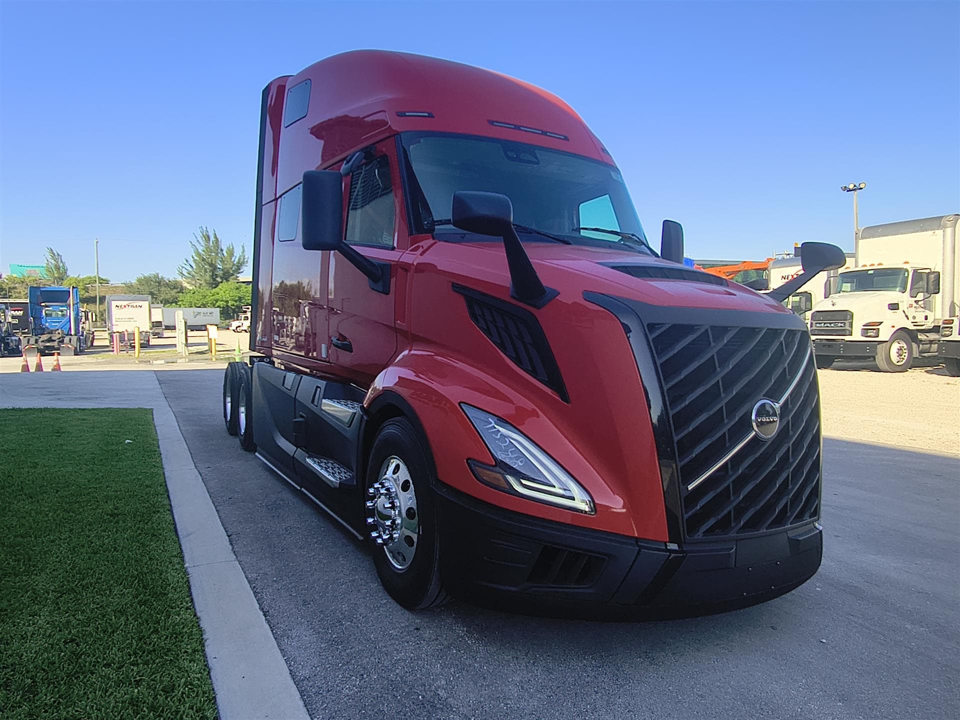 2026 Volvo VNL 860 — photo 4