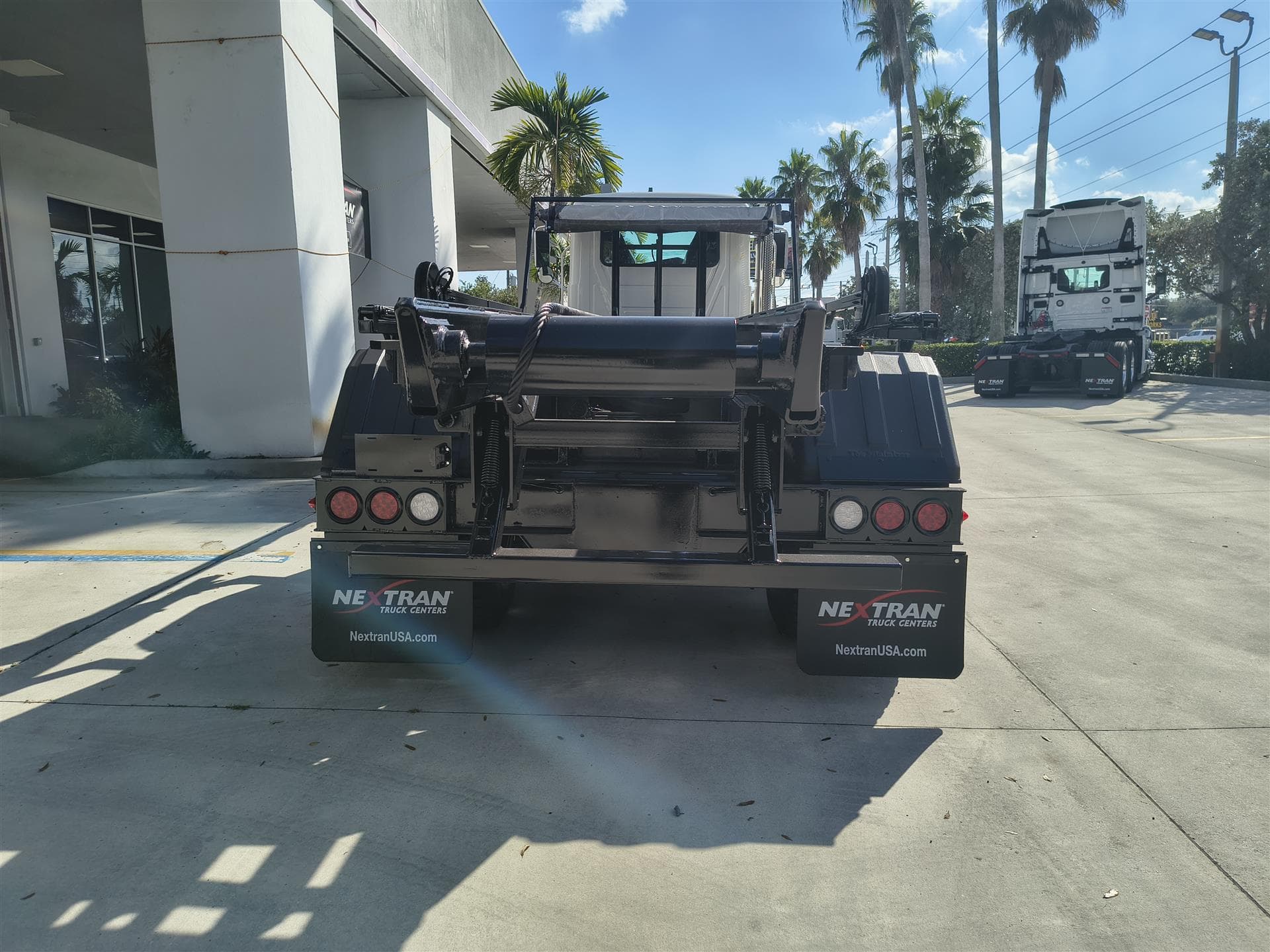 2026 Mack Granite — photo 4