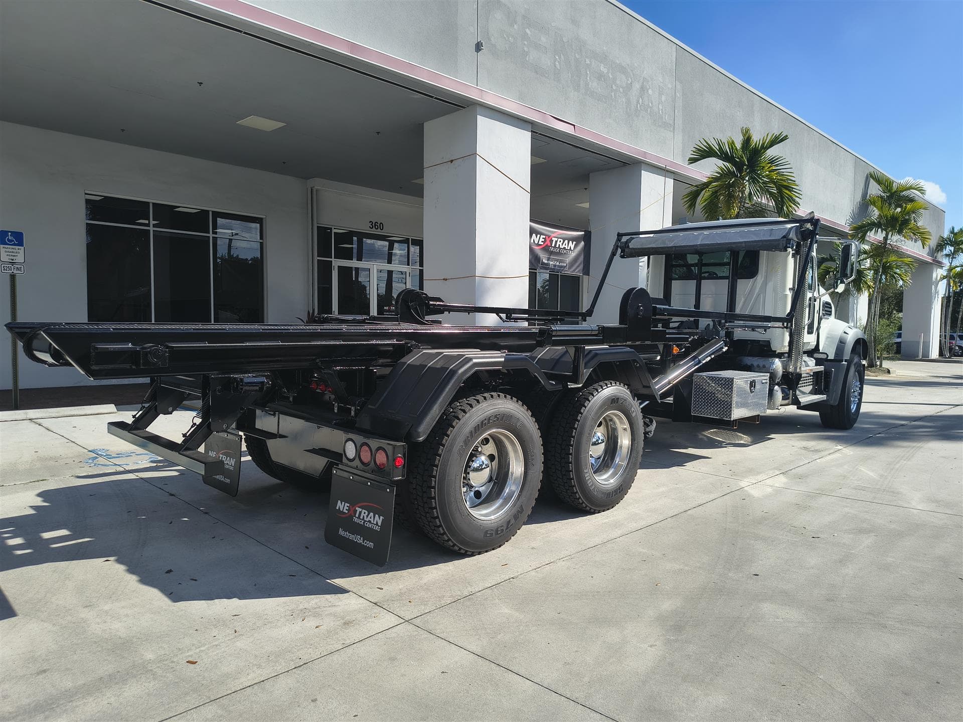 2026 Mack Granite — photo 3