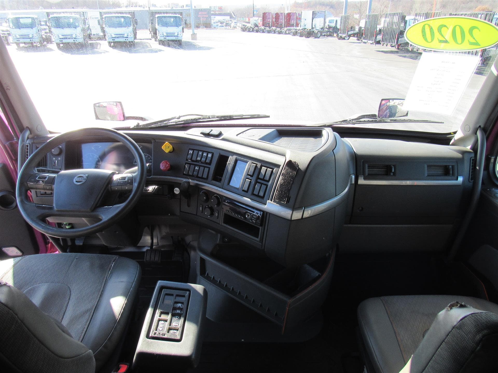 2020 Volvo VNL 860 — photo 20