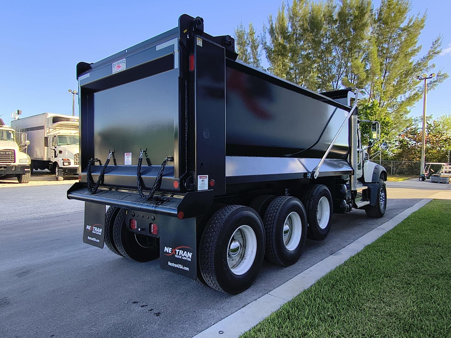 2026 Mack Granite — photo 6