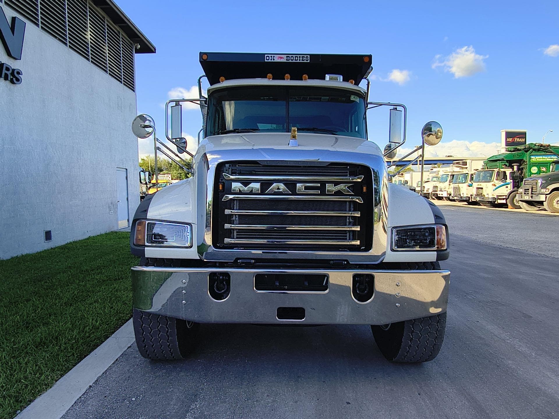 2026 Mack Granite — photo 8