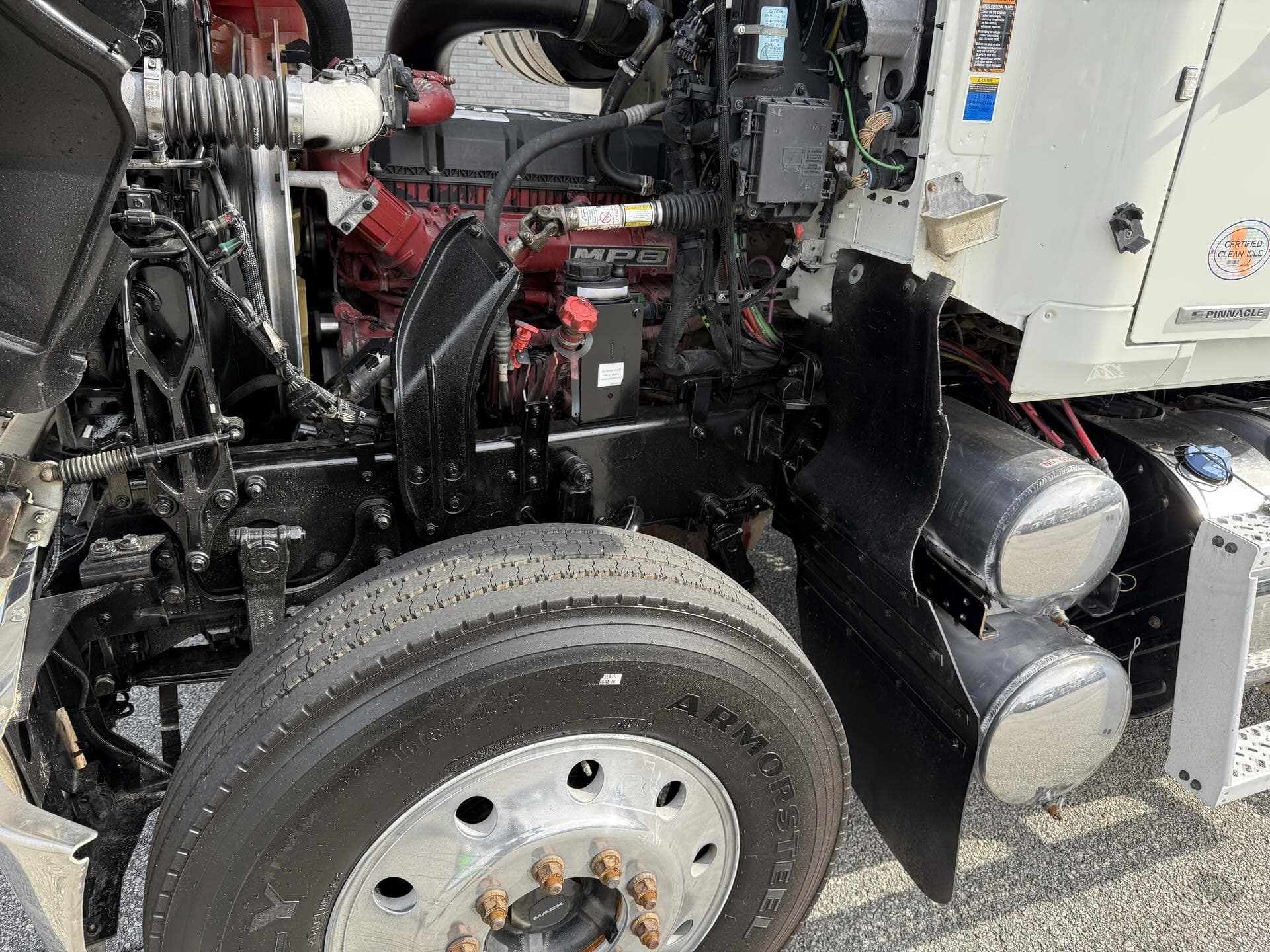 2021 Mack Pinnacle — photo 8
