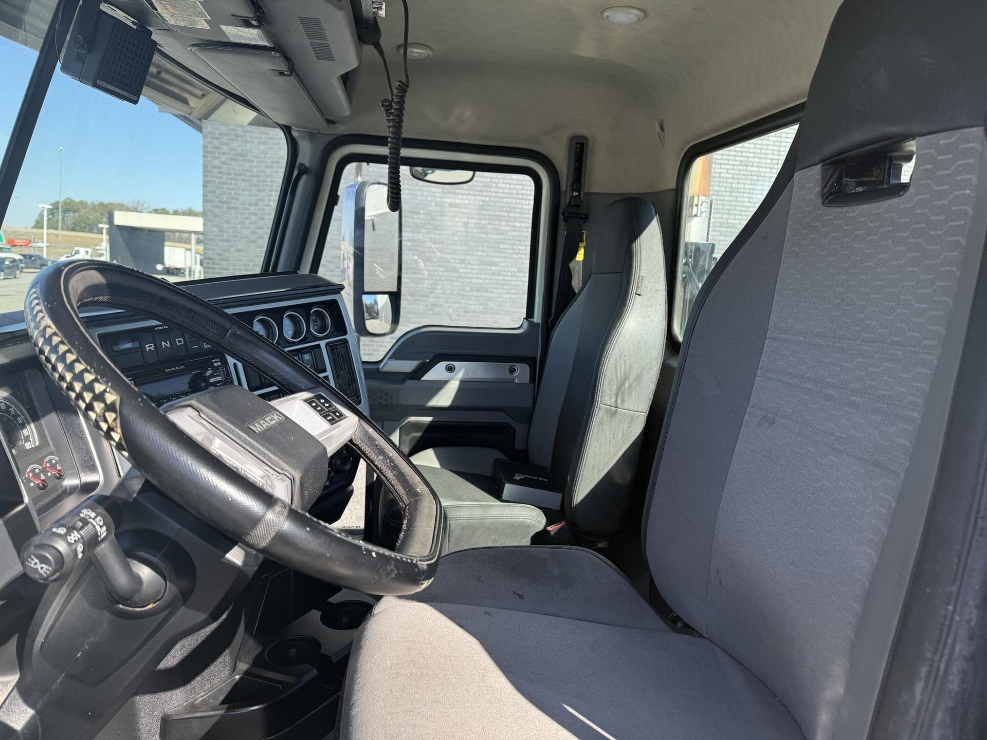 2021 Mack Pinnacle — photo 9