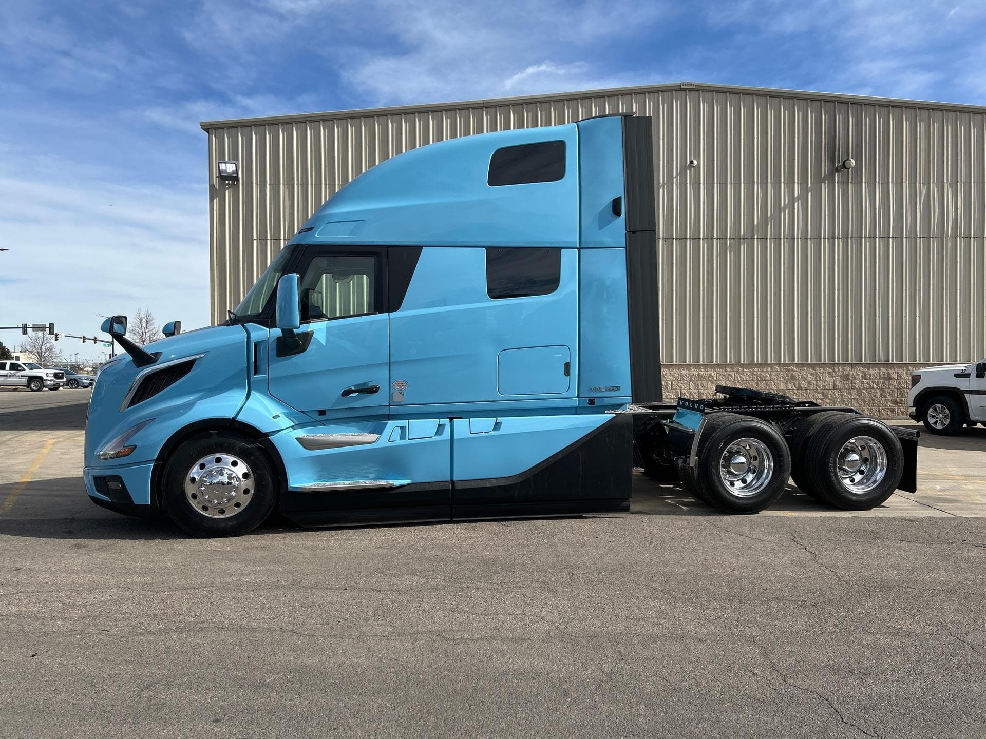 2026 Volvo VNL 860 — photo 2