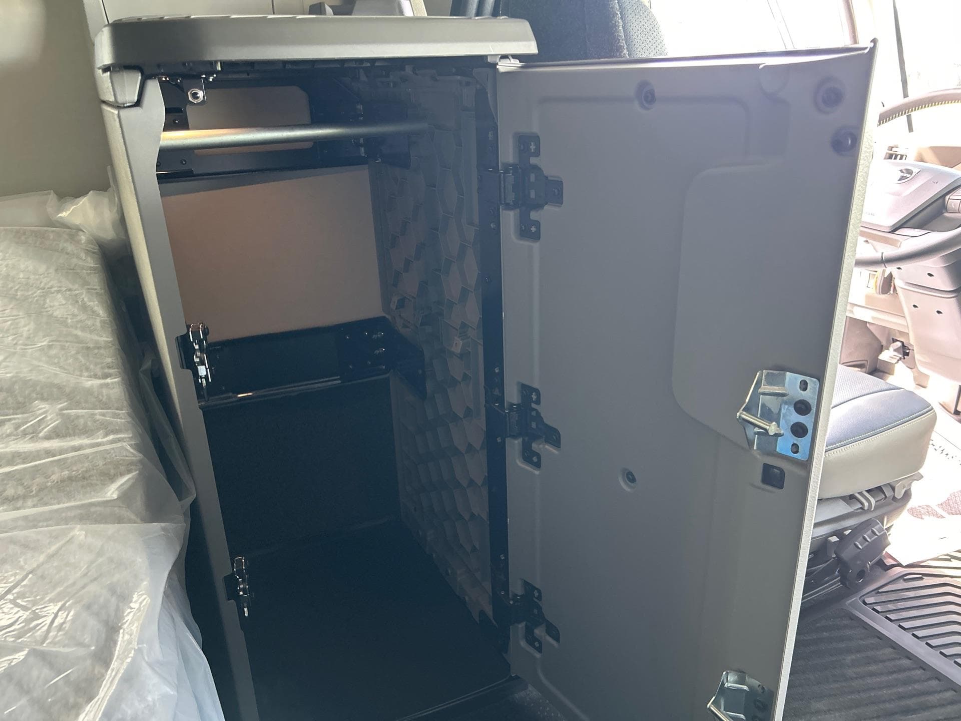 2026 Volvo VNL 860 — photo 13