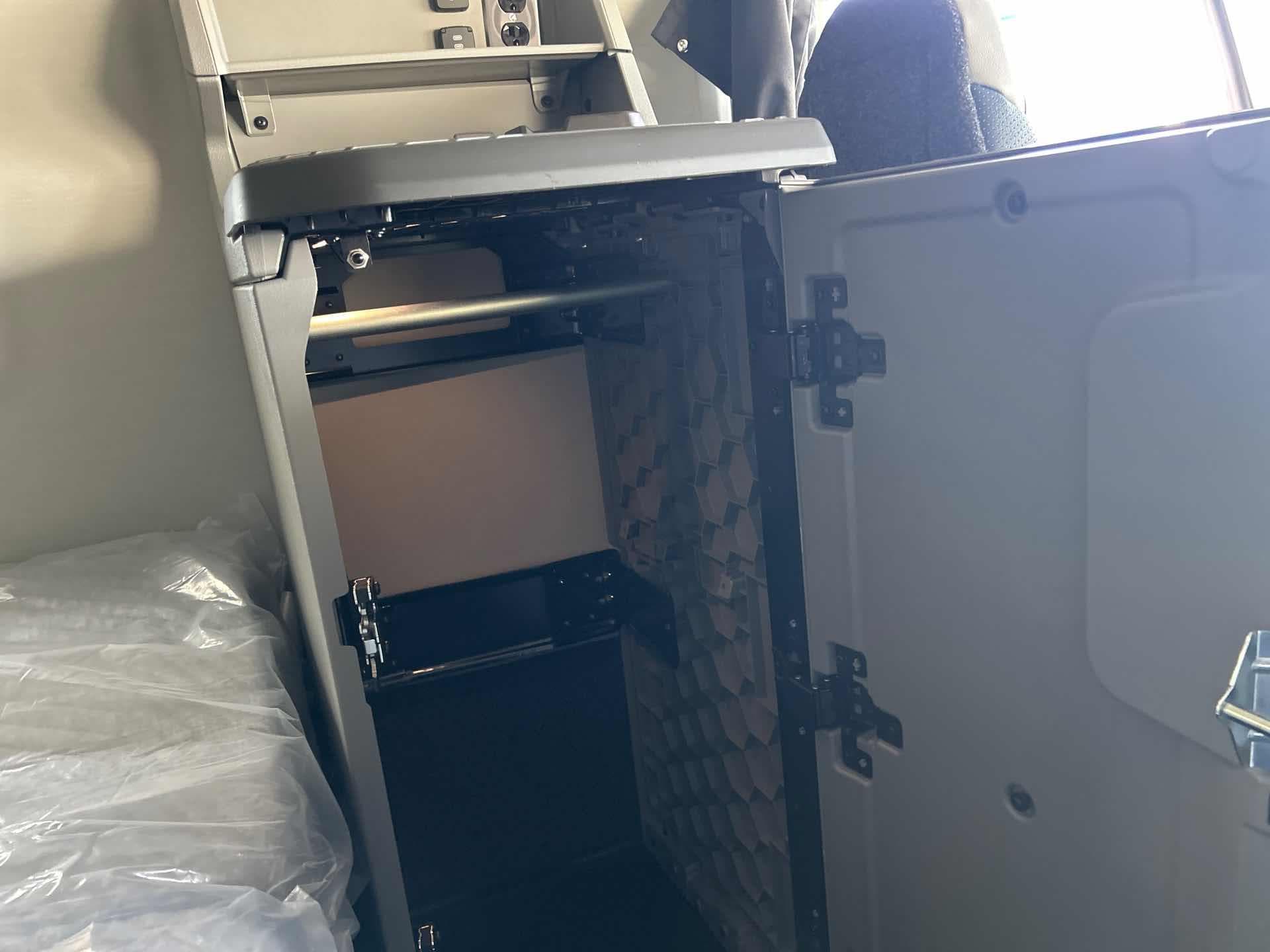 2026 Volvo VNL 860 — photo 12