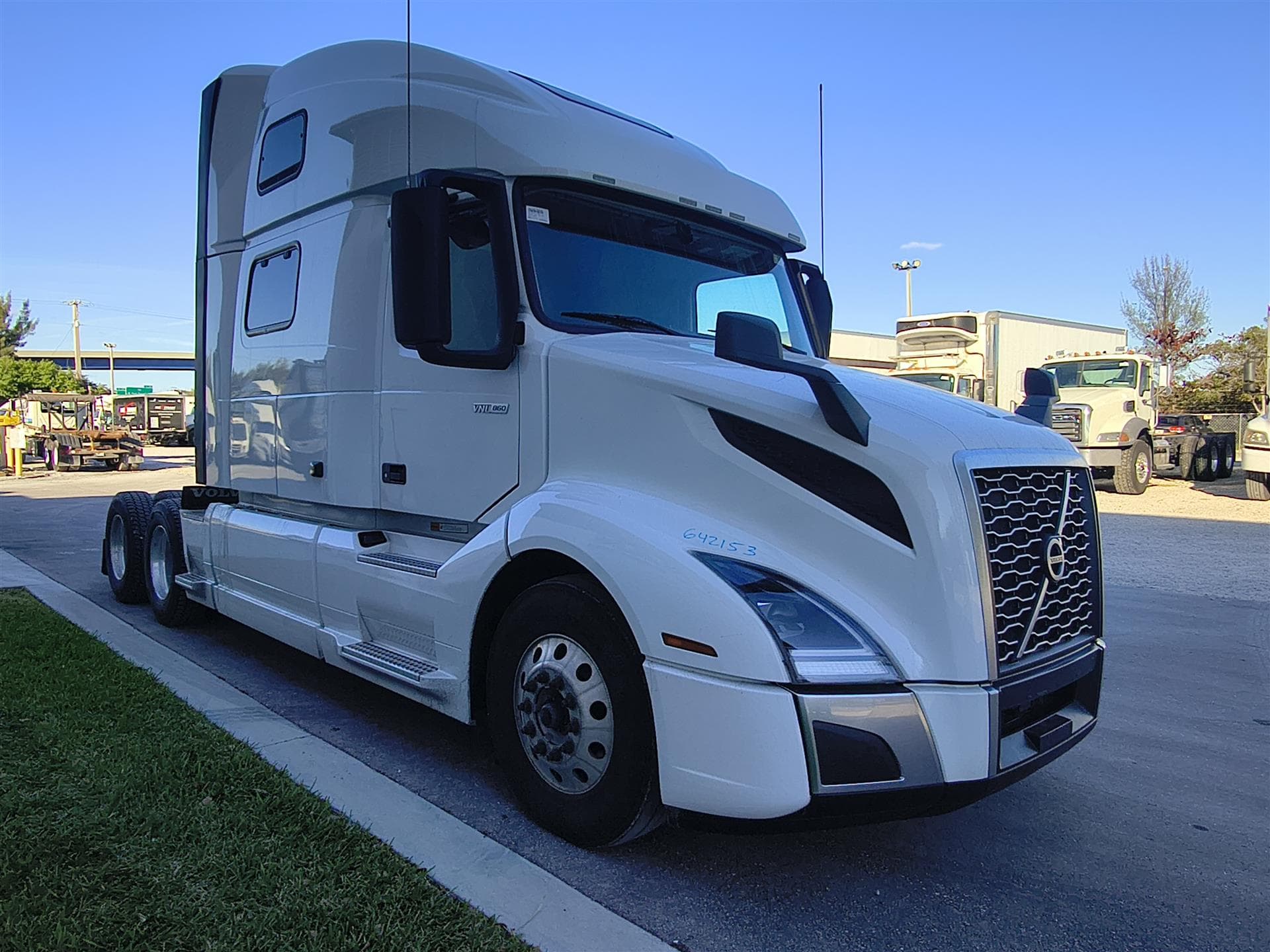 2024 Volvo VNL 860 — photo 4