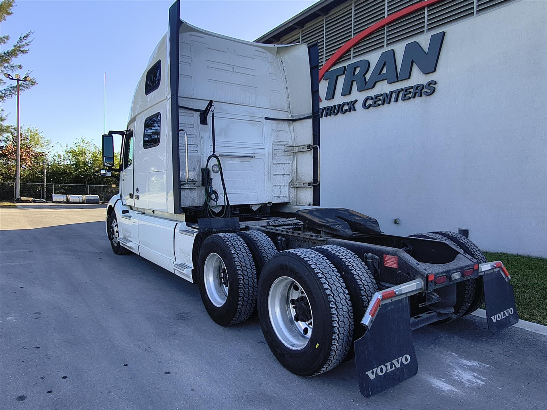 2024 Volvo VNL 860 — photo 7