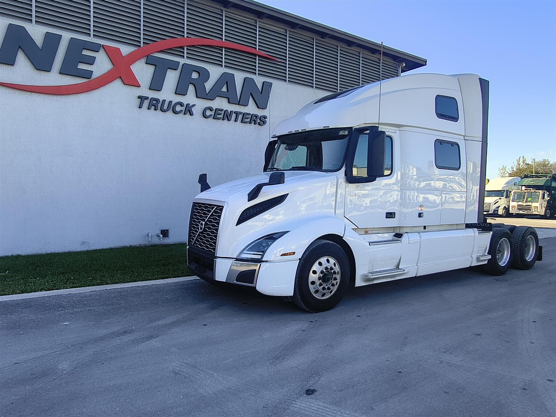 2024 Volvo VNL 860 — photo 2