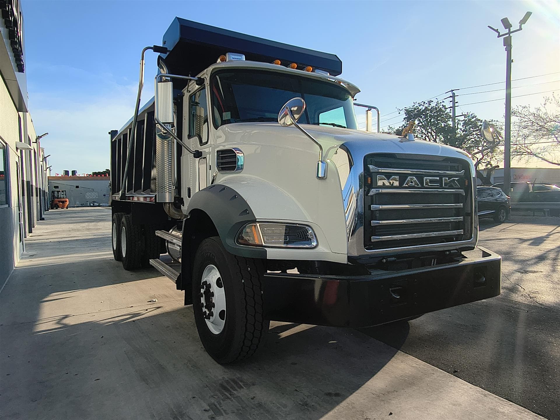 2024 Mack Granite — photo 3