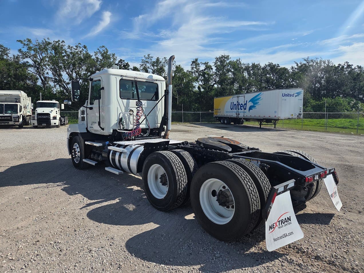 2020 Mack Anthem — photo 7