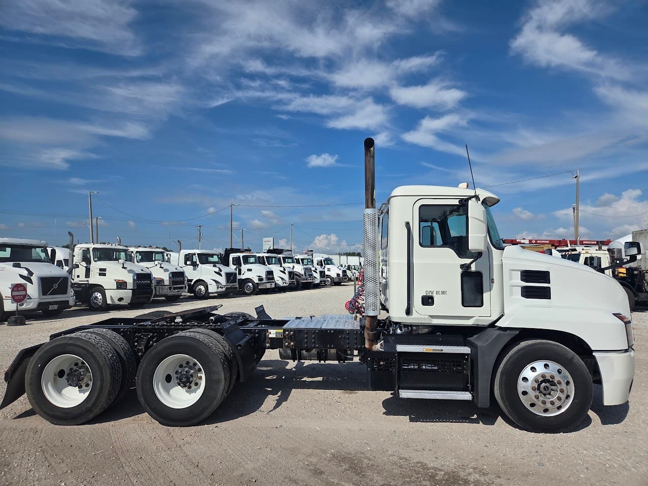 2020 Mack Anthem — photo 6