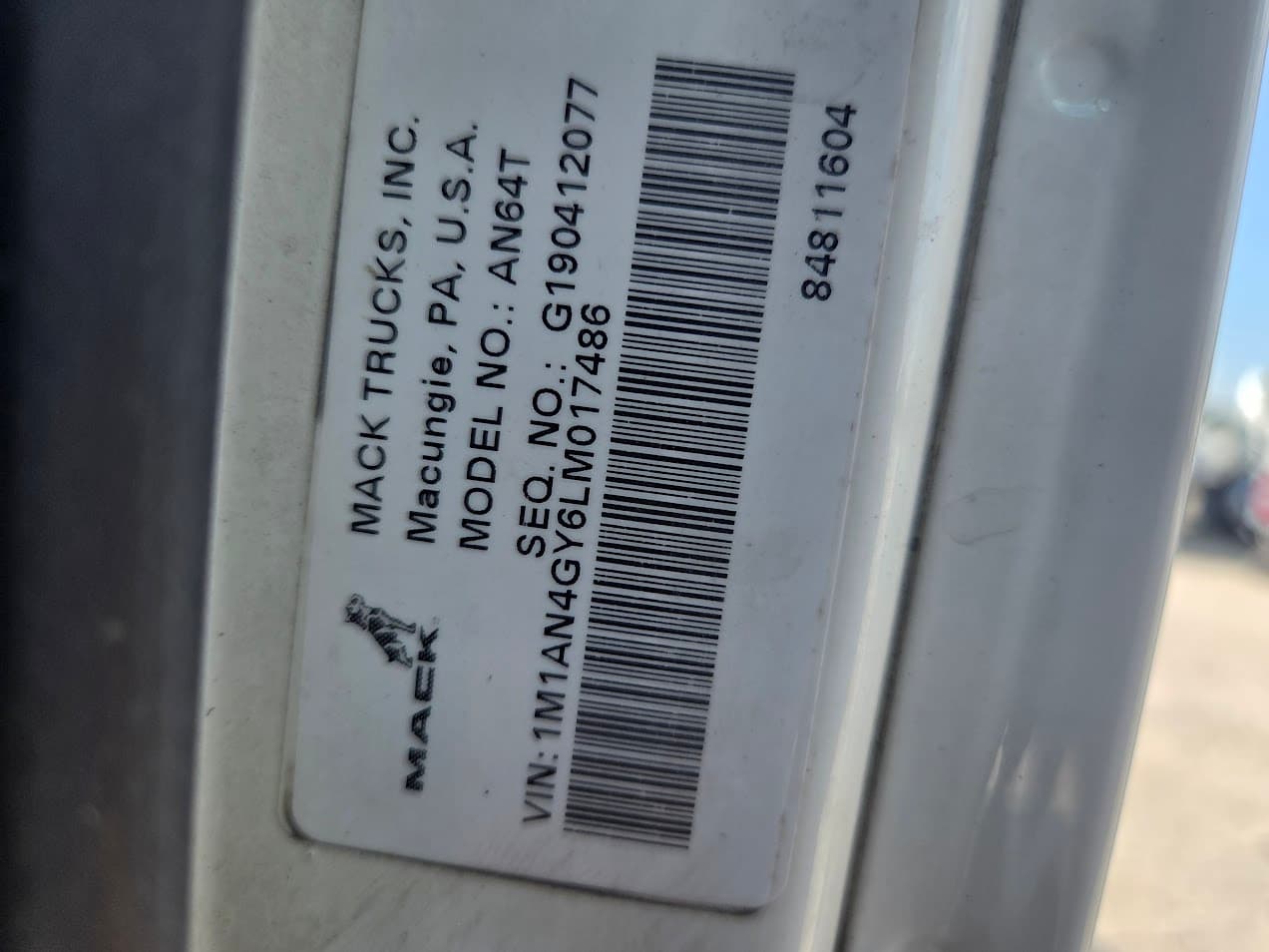 2020 Mack Anthem — photo 15