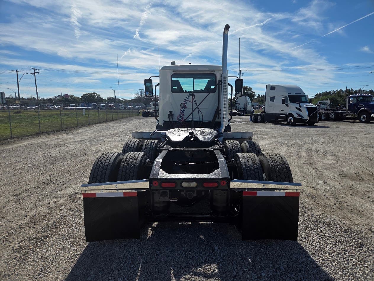 2019 Mack Anthem — photo 7