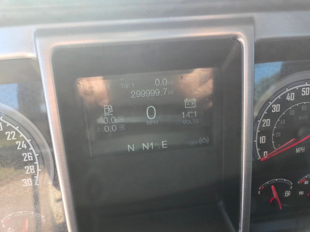 2019 Mack Anthem — photo 12