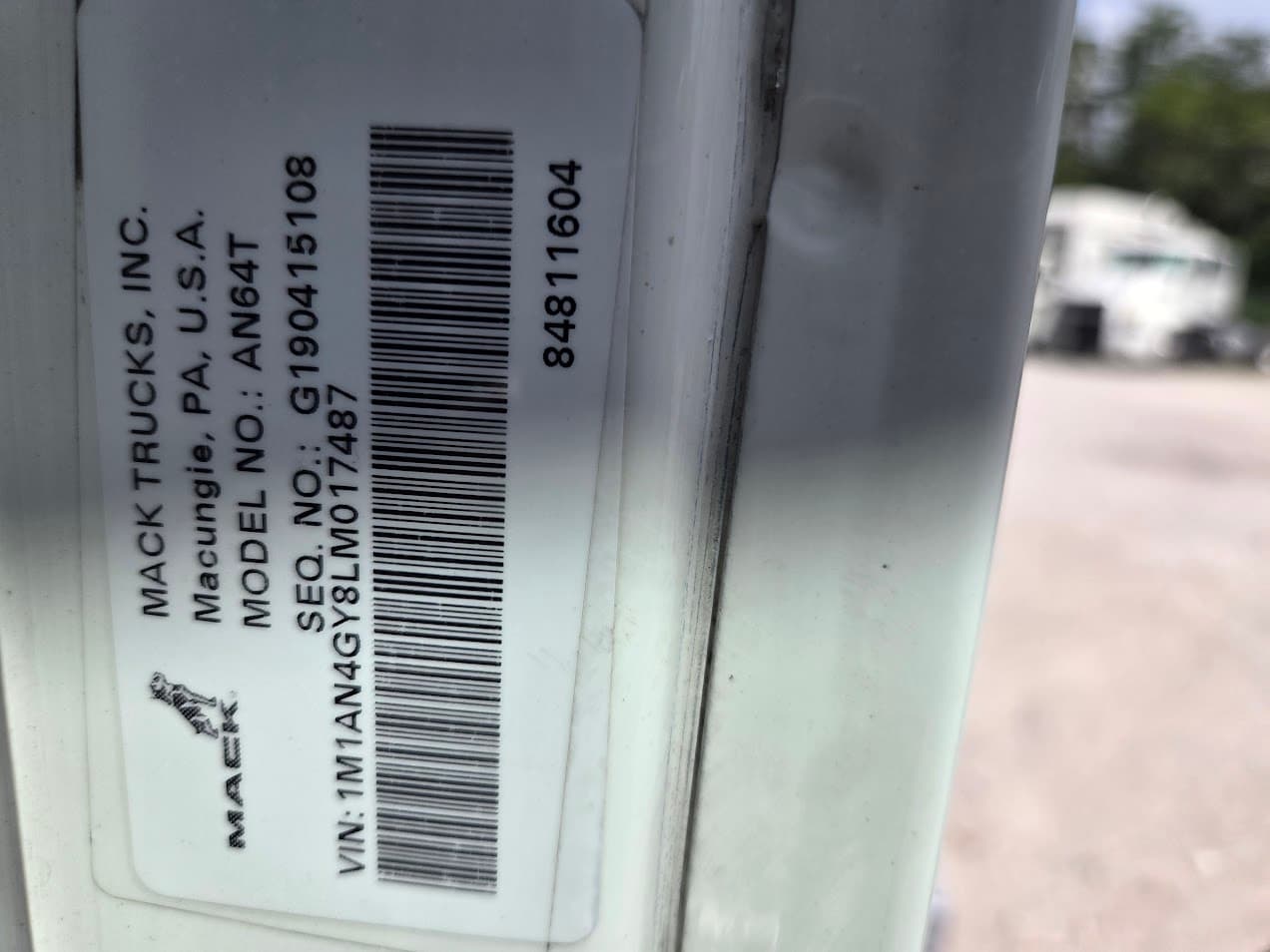 2020 Mack Anthem — photo 12
