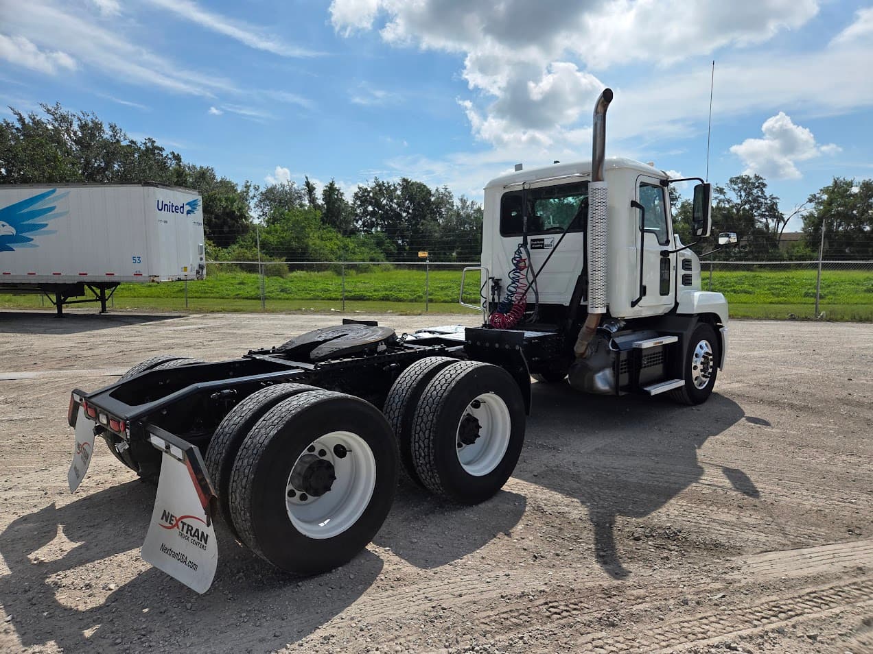 2020 Mack Anthem — photo 4