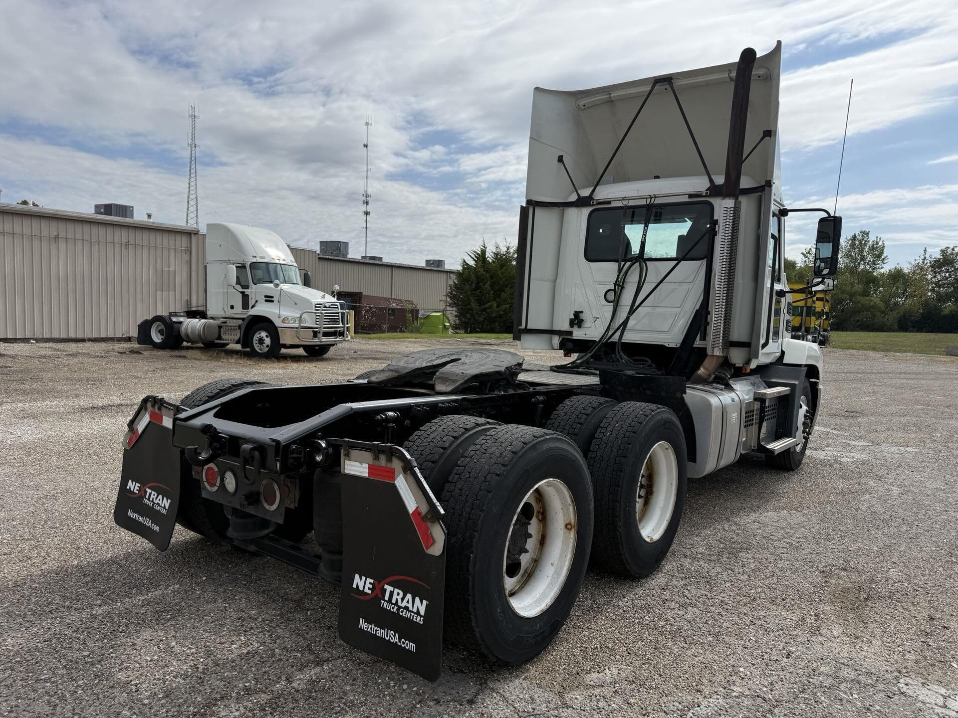 2019 Mack Anthem — photo 5