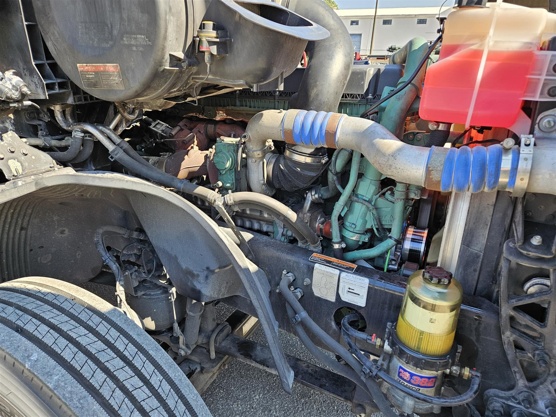 2022 Volvo VNL 760 — photo 13