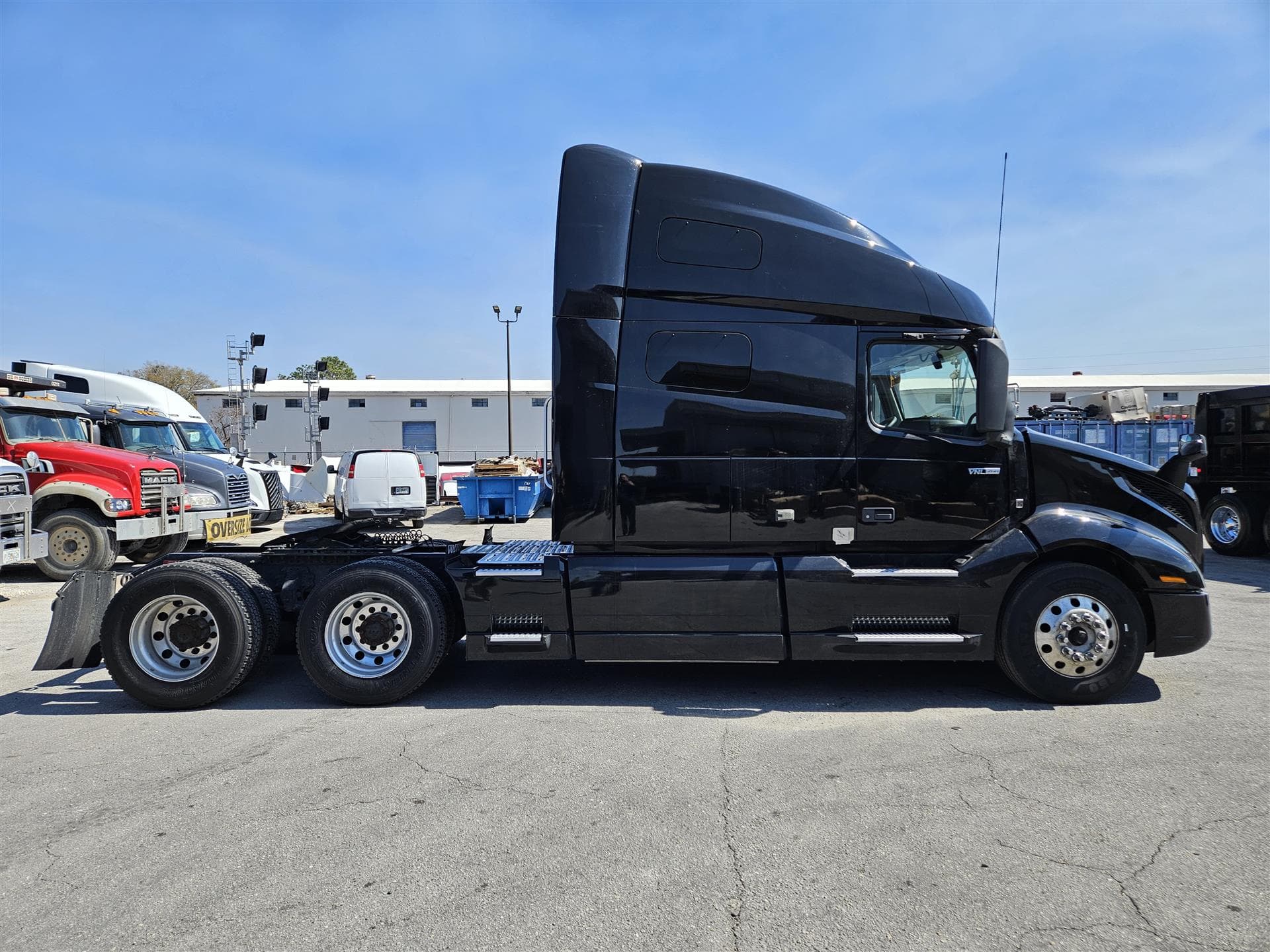 2022 Volvo VNL 760 — photo 6