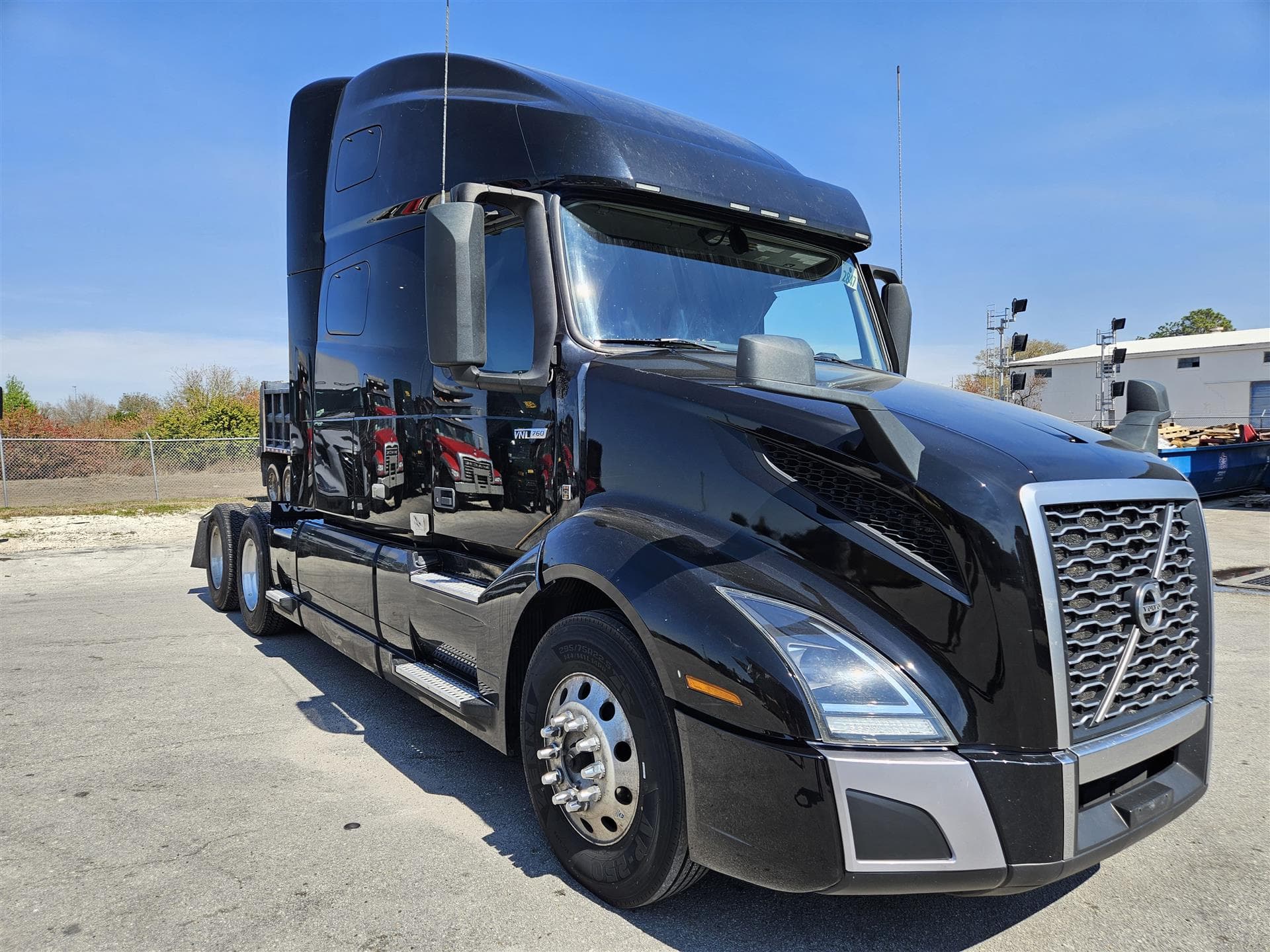 2022 Volvo VNL 760 — photo 7