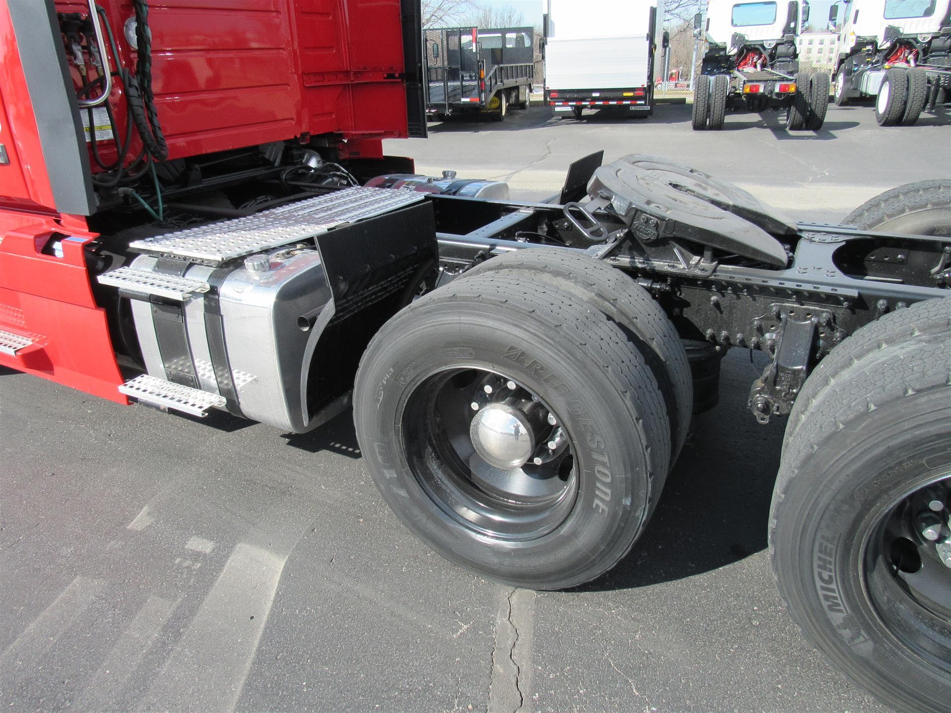 2021 Volvo VNR 640 — photo 4