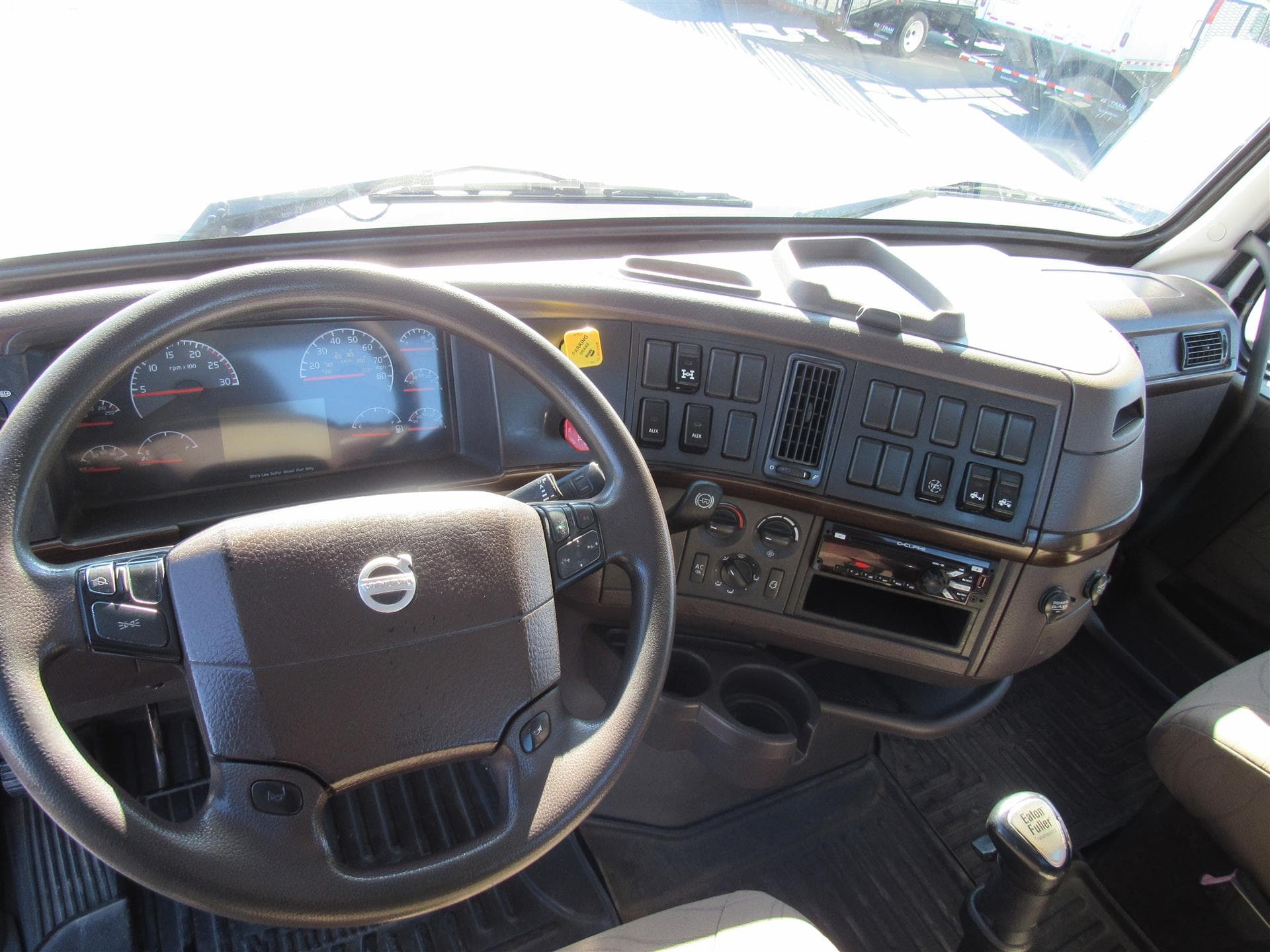 2014 Volvo VNL 300 — photo 12