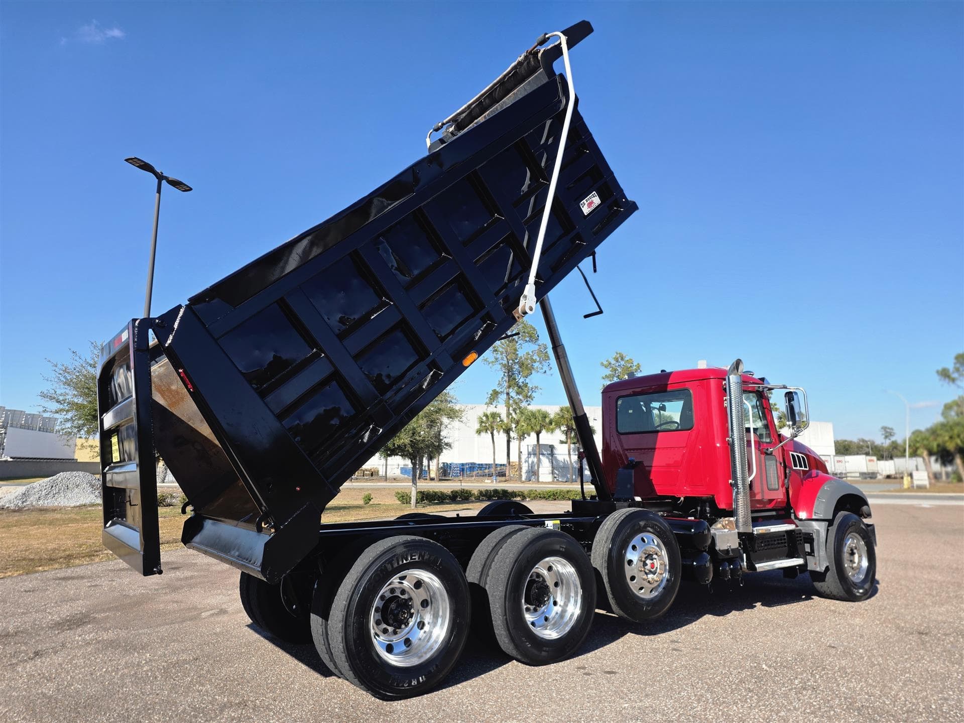 2019 Mack Granite — photo 13