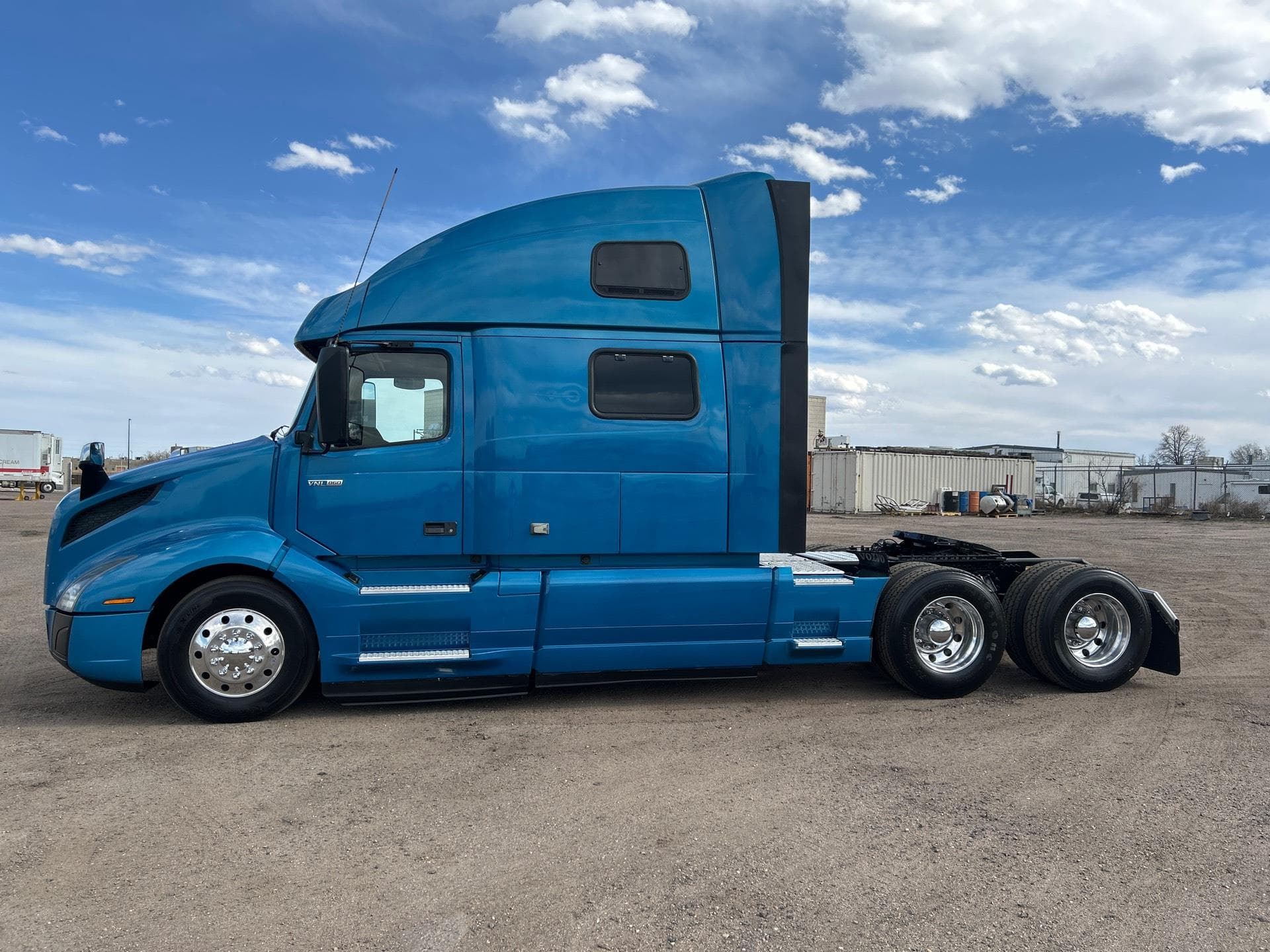 2019 Volvo VNL 860 — photo 2