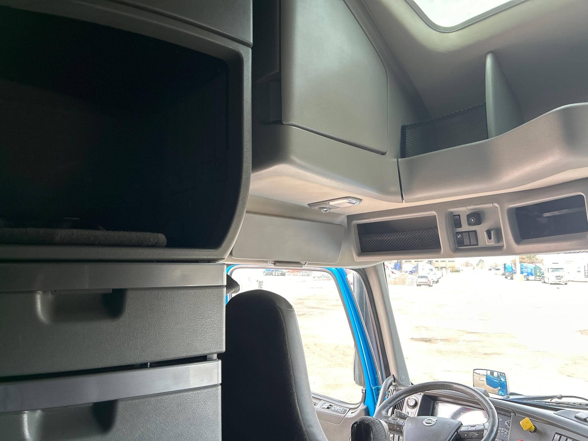 2019 Volvo VNL 860 — photo 20