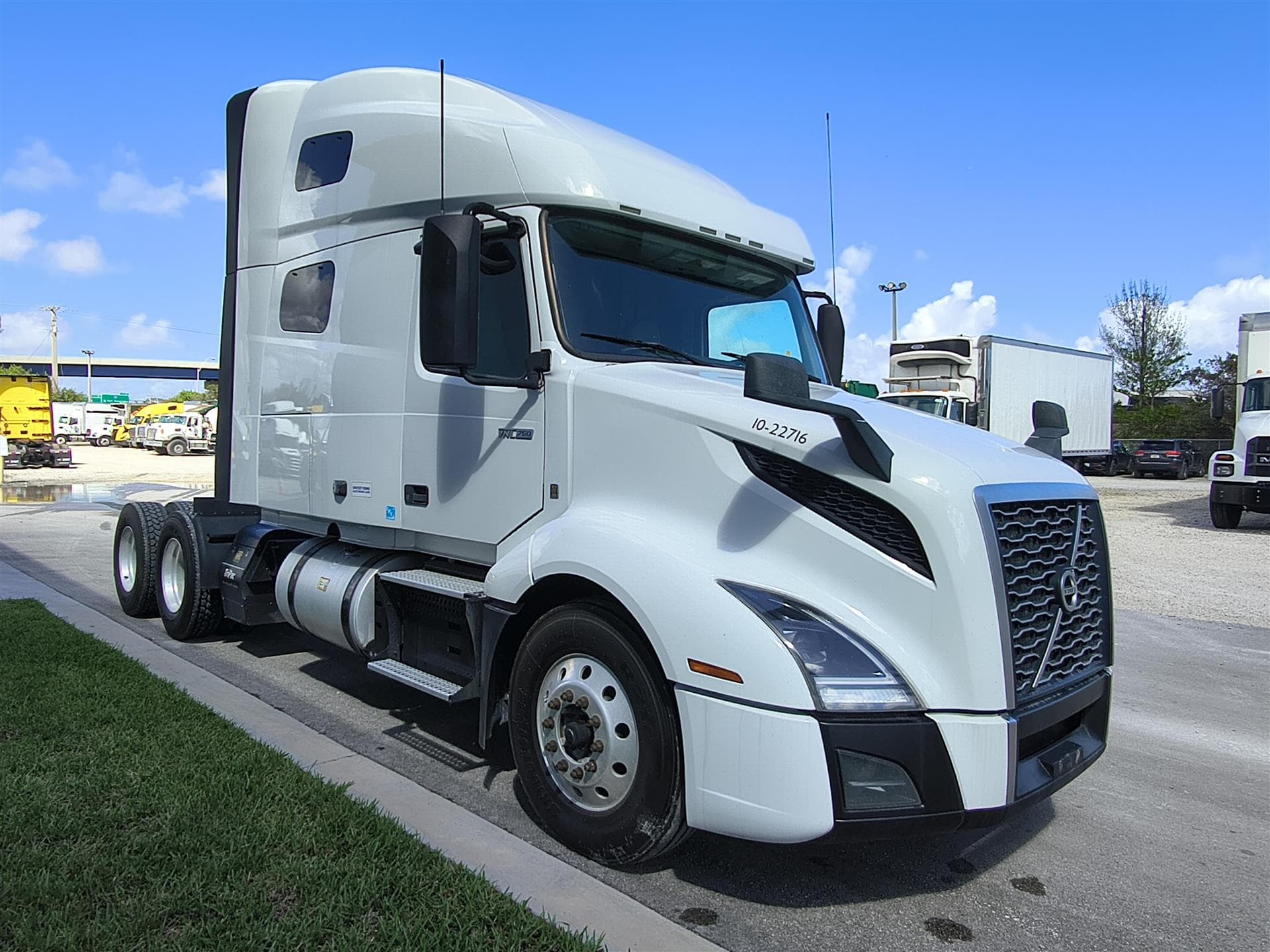 2022 Volvo VNL 760 — photo 4