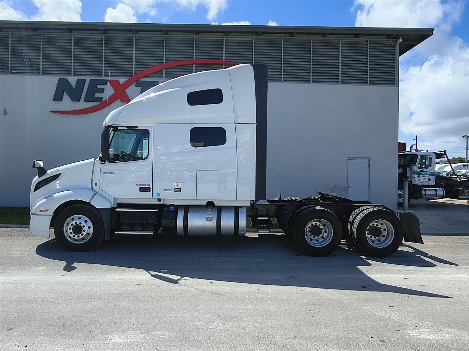 2022 Volvo VNL 760 — photo 8