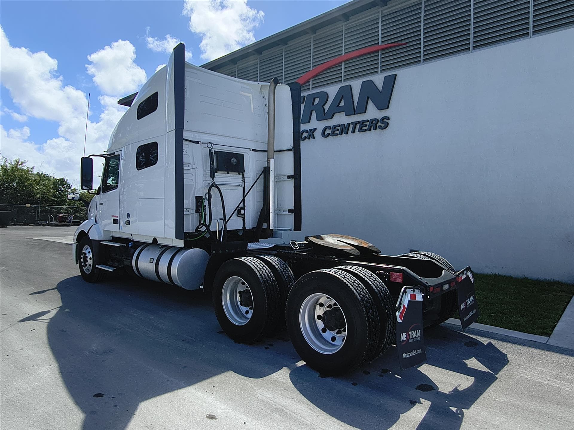 2022 Volvo VNL 760 — photo 7